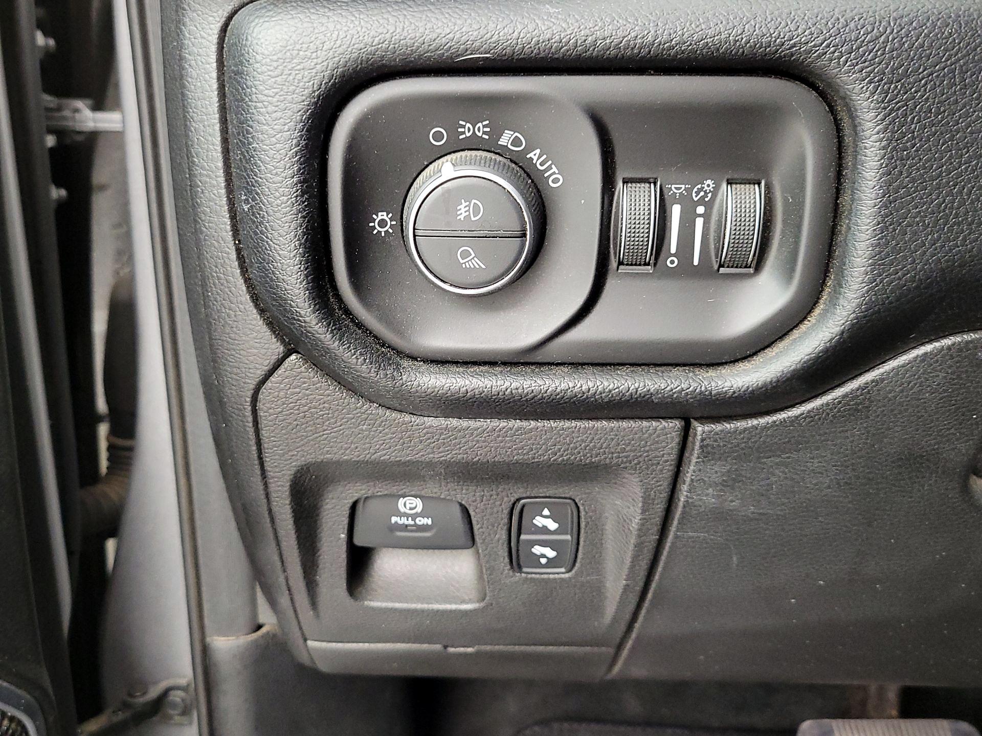 Thumbnail: 2019 RAM 1500 - 13