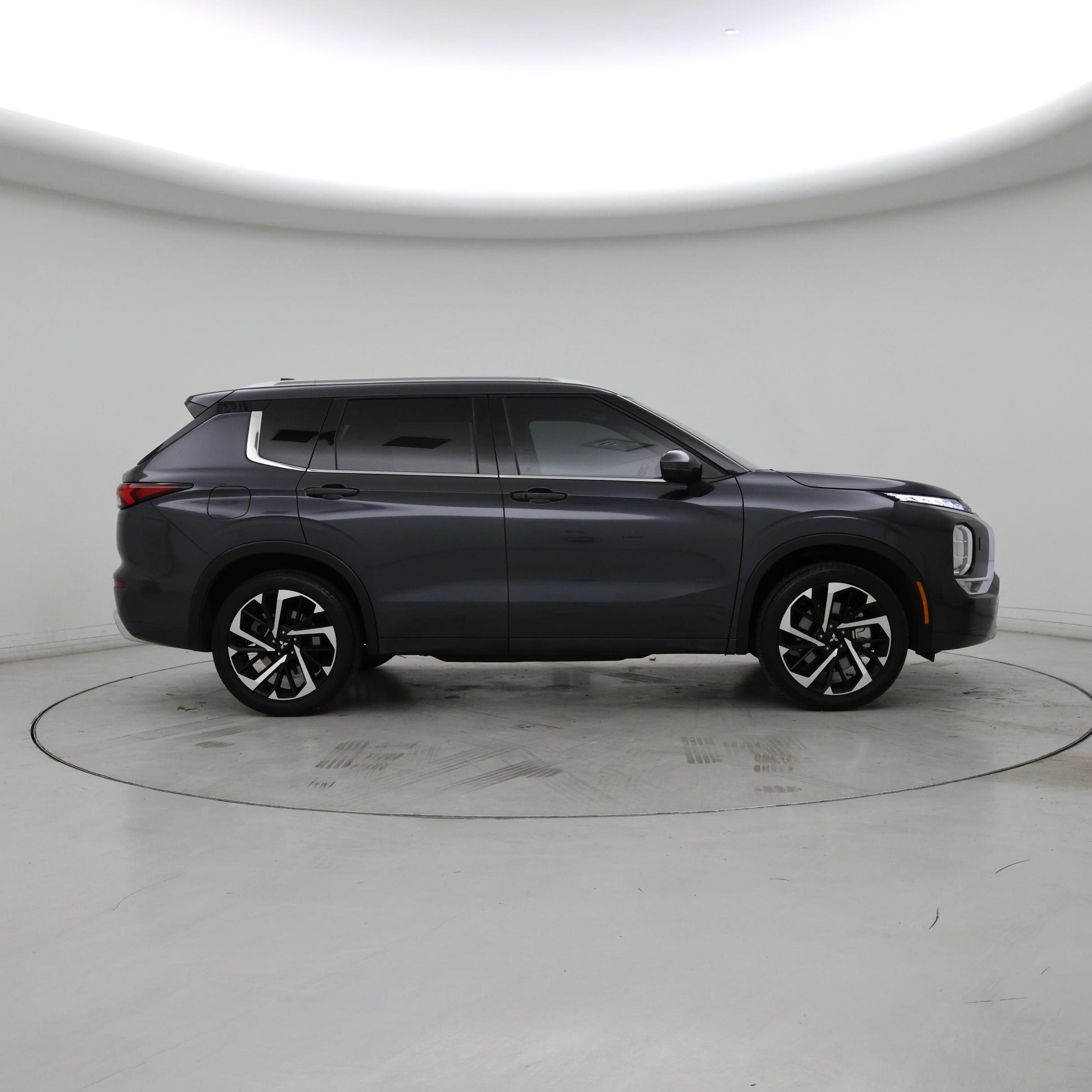 Thumbnail: 2024 Mitsubishi Outlander - 7