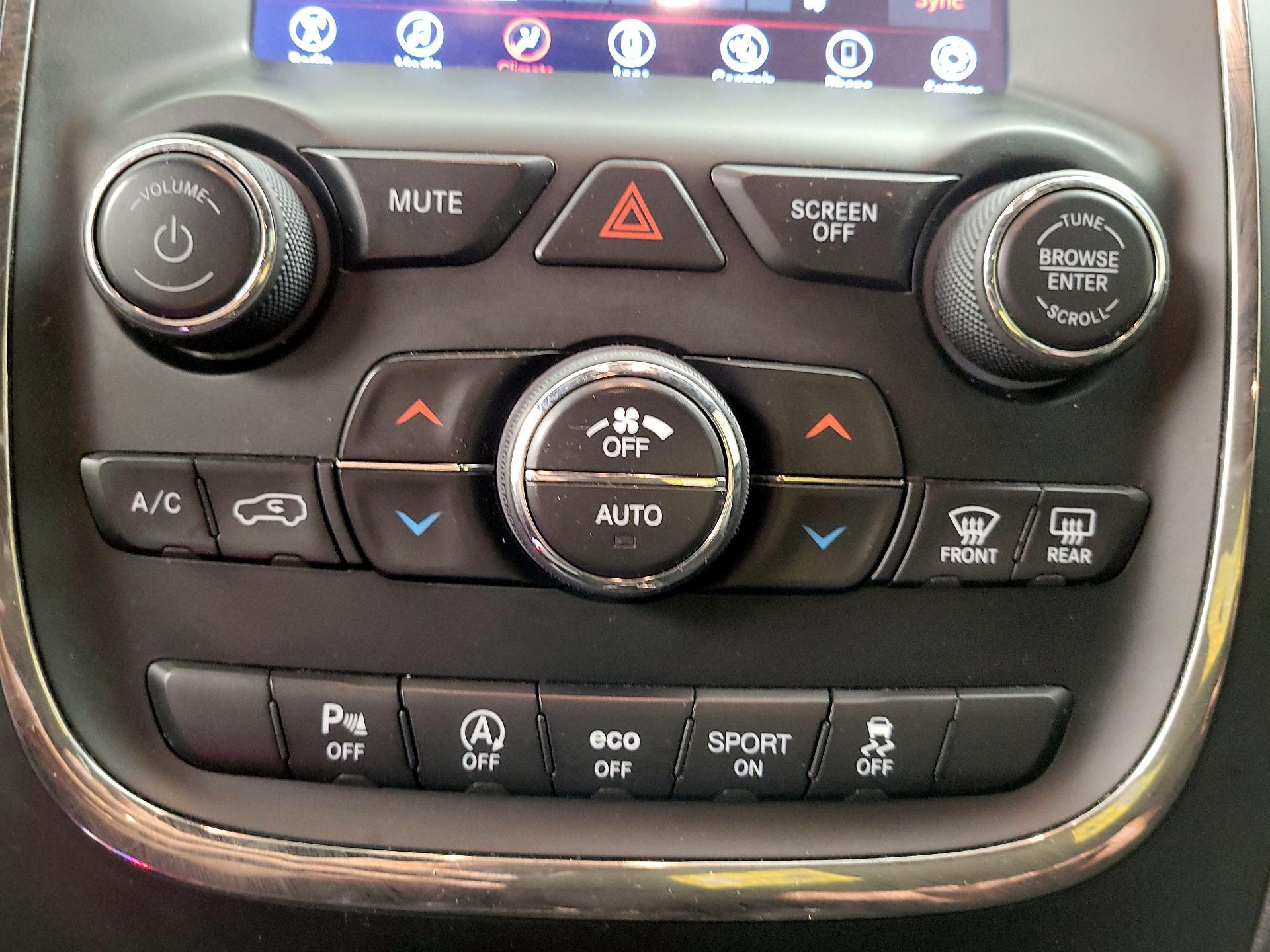 Thumbnail: 2019 Dodge Durango - 16