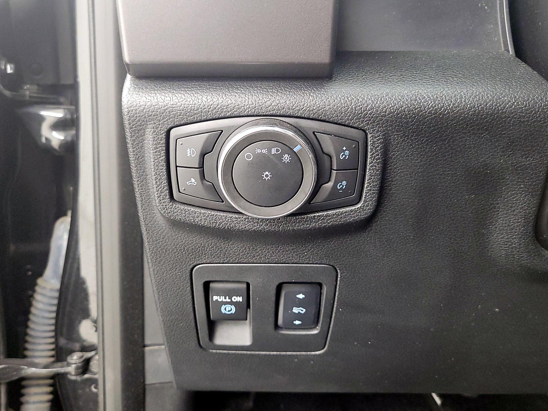 Thumbnail: 2015 Ford F-150 - 13