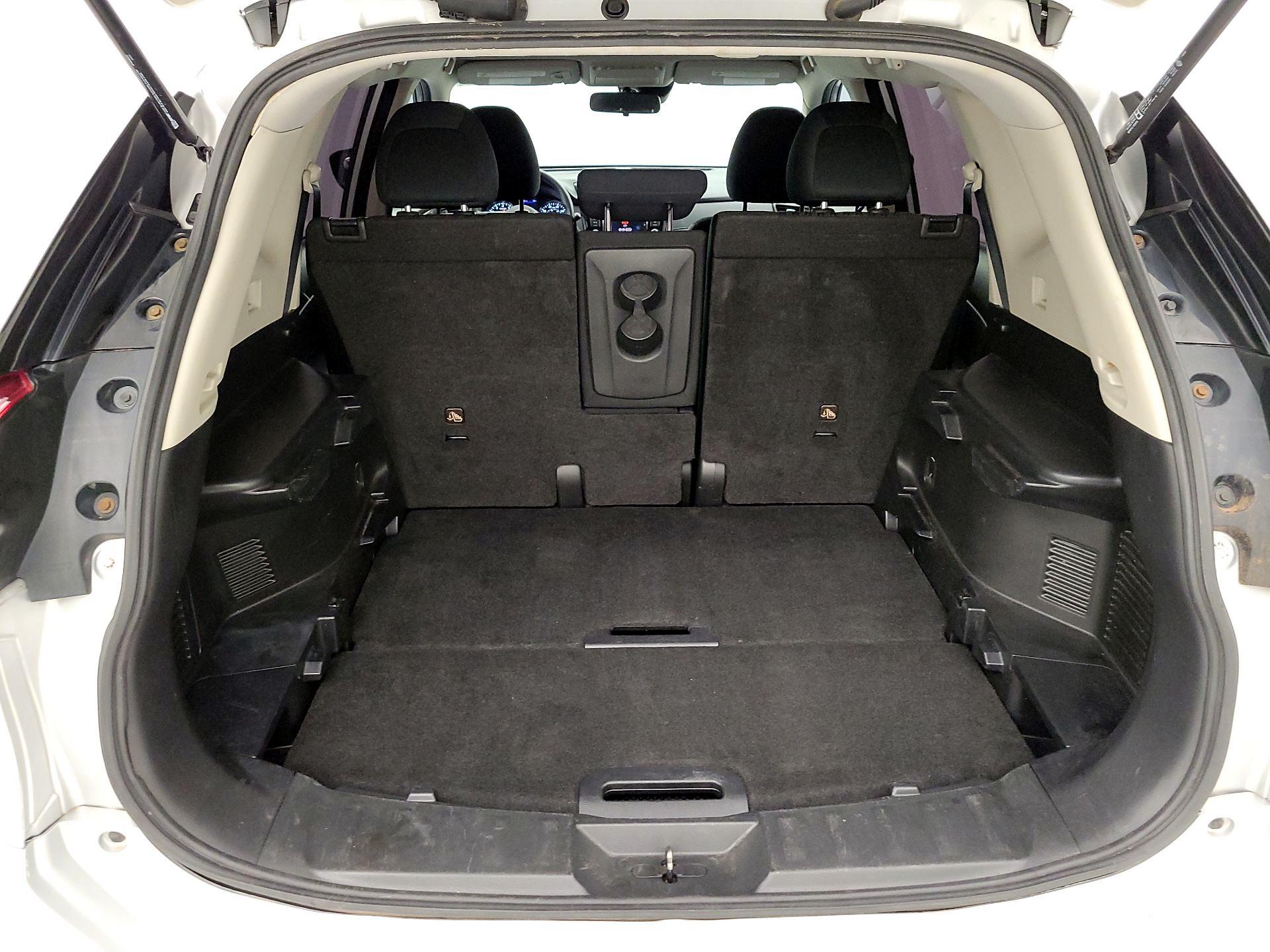 Thumbnail: 2020 Nissan Rogue - 16