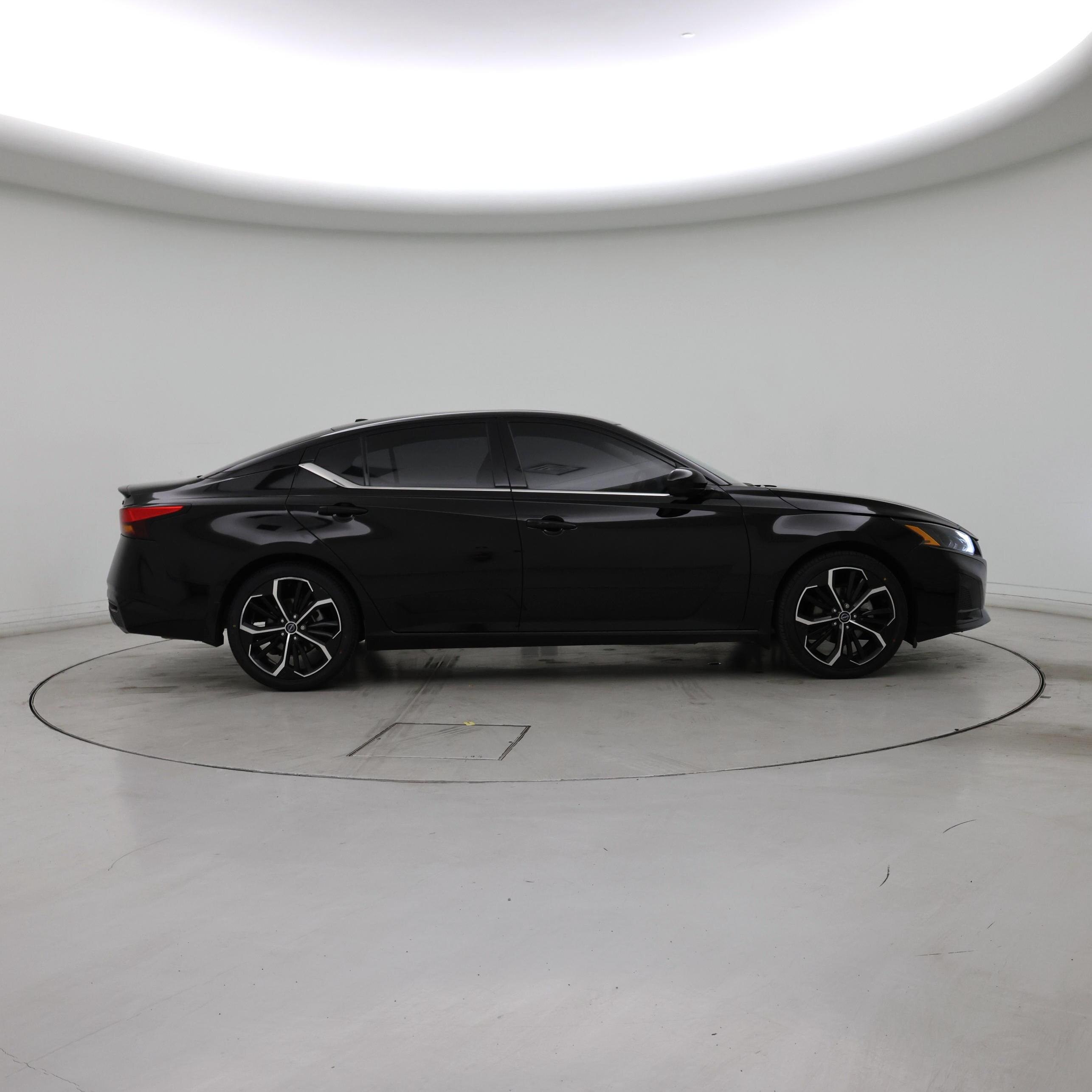 Thumbnail: 2023 Nissan Altima - 7