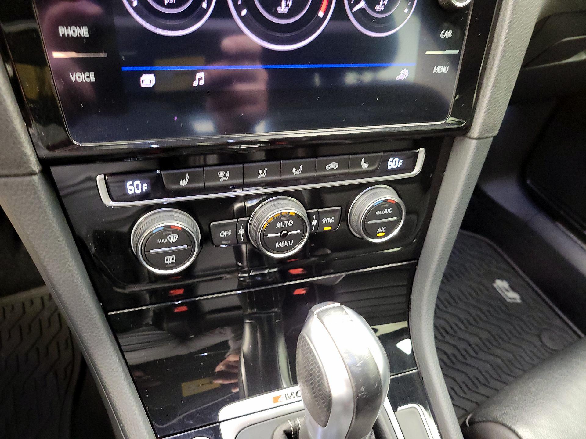 Thumbnail: 2019 Volkswagen Golf - 14