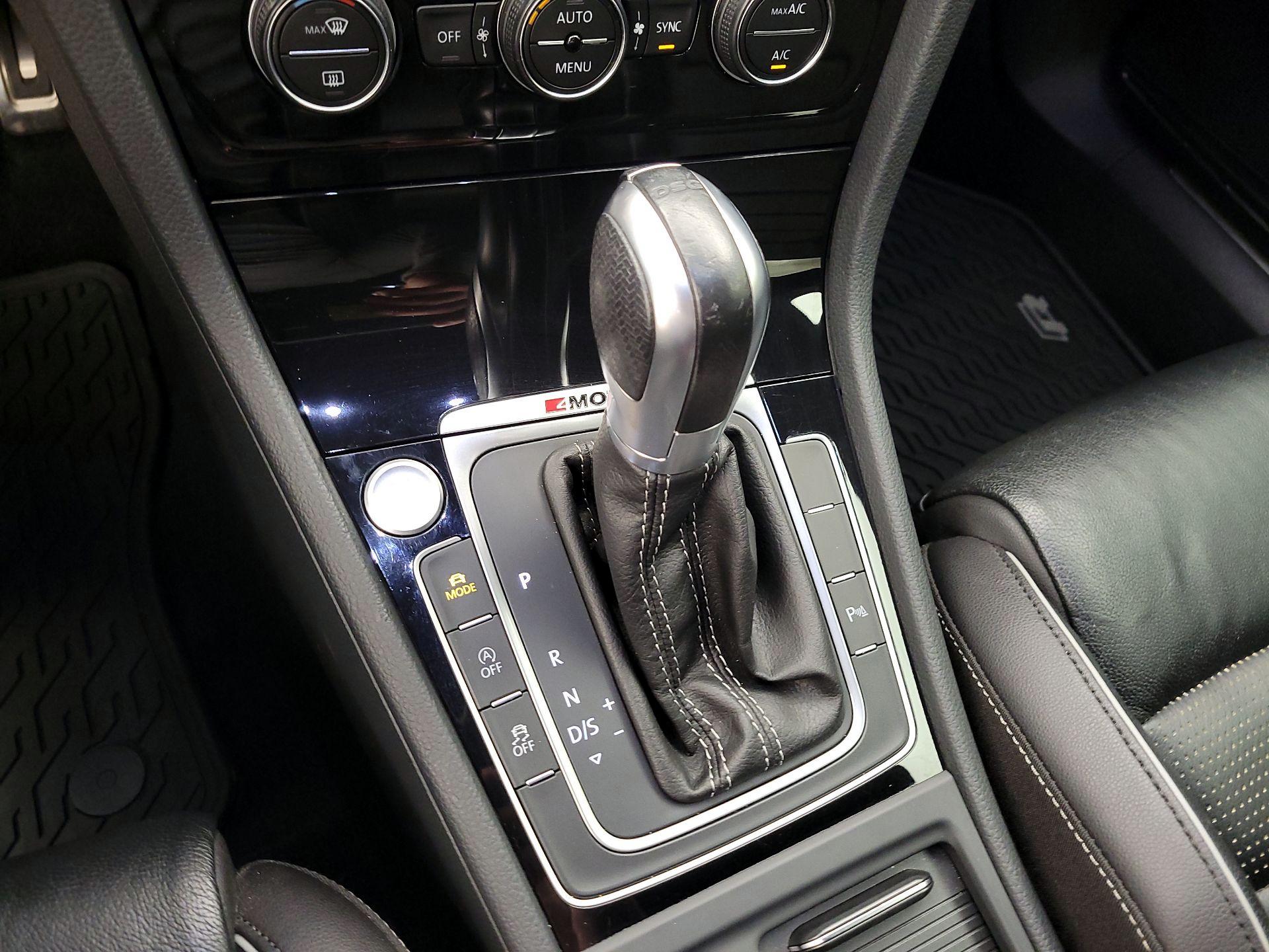 Thumbnail: 2019 Volkswagen Golf - 15