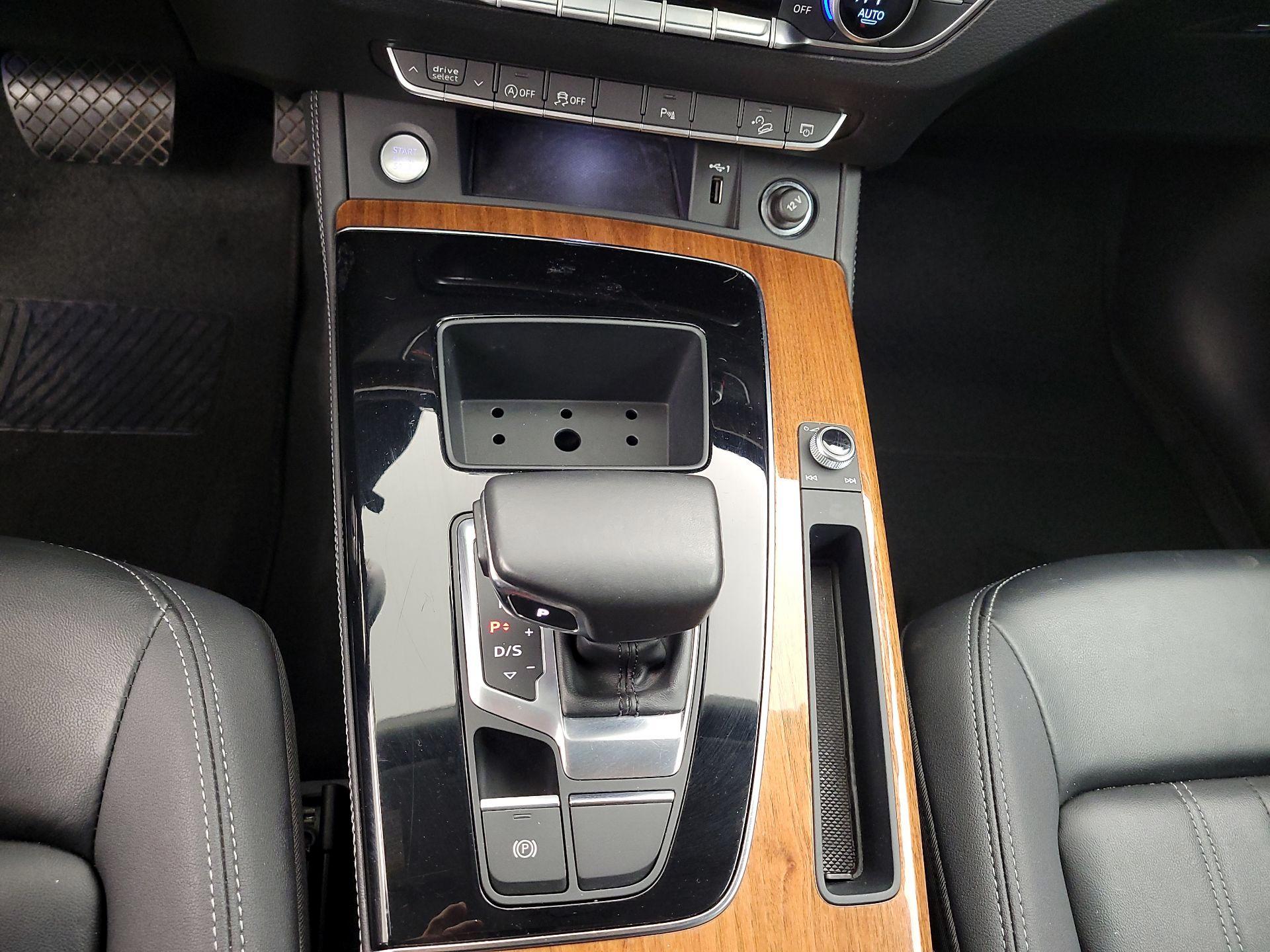 Thumbnail: 2023 Audi Q5 - 17