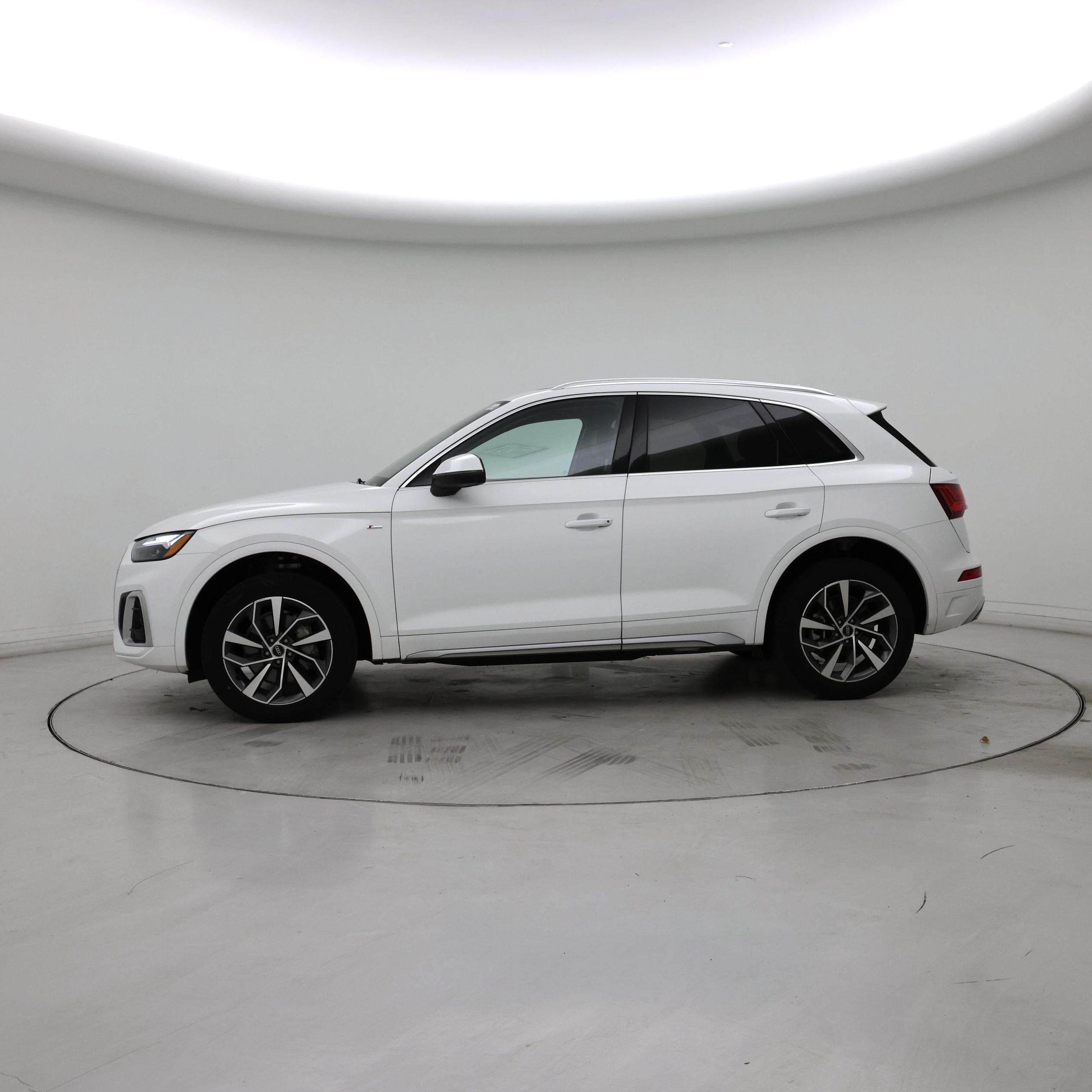 Thumbnail: 2023 Audi Q5 - 3