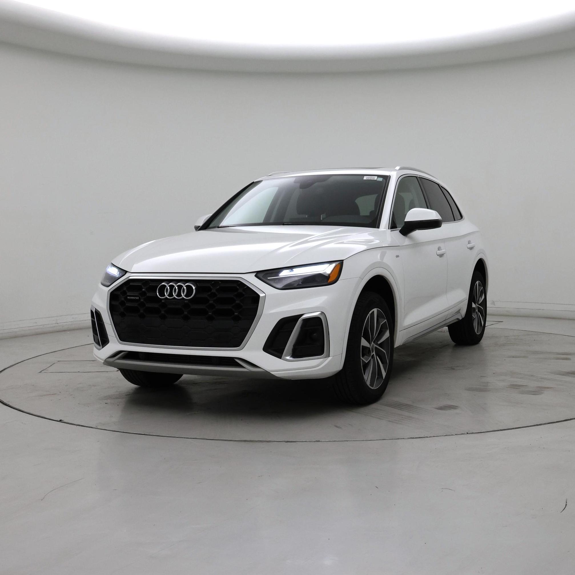 Thumbnail: 2023 Audi Q5 - 4