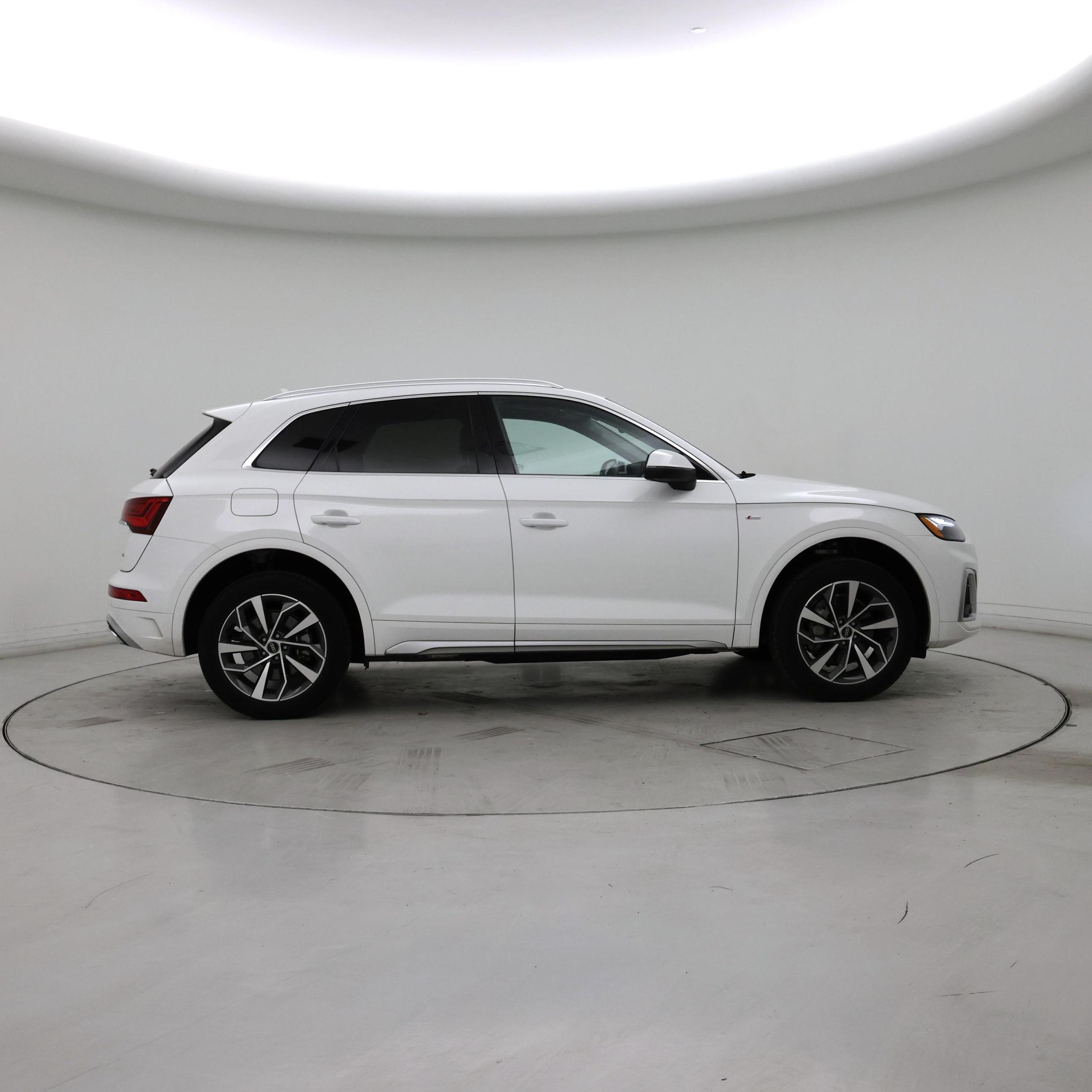 Thumbnail: 2023 Audi Q5 - 7