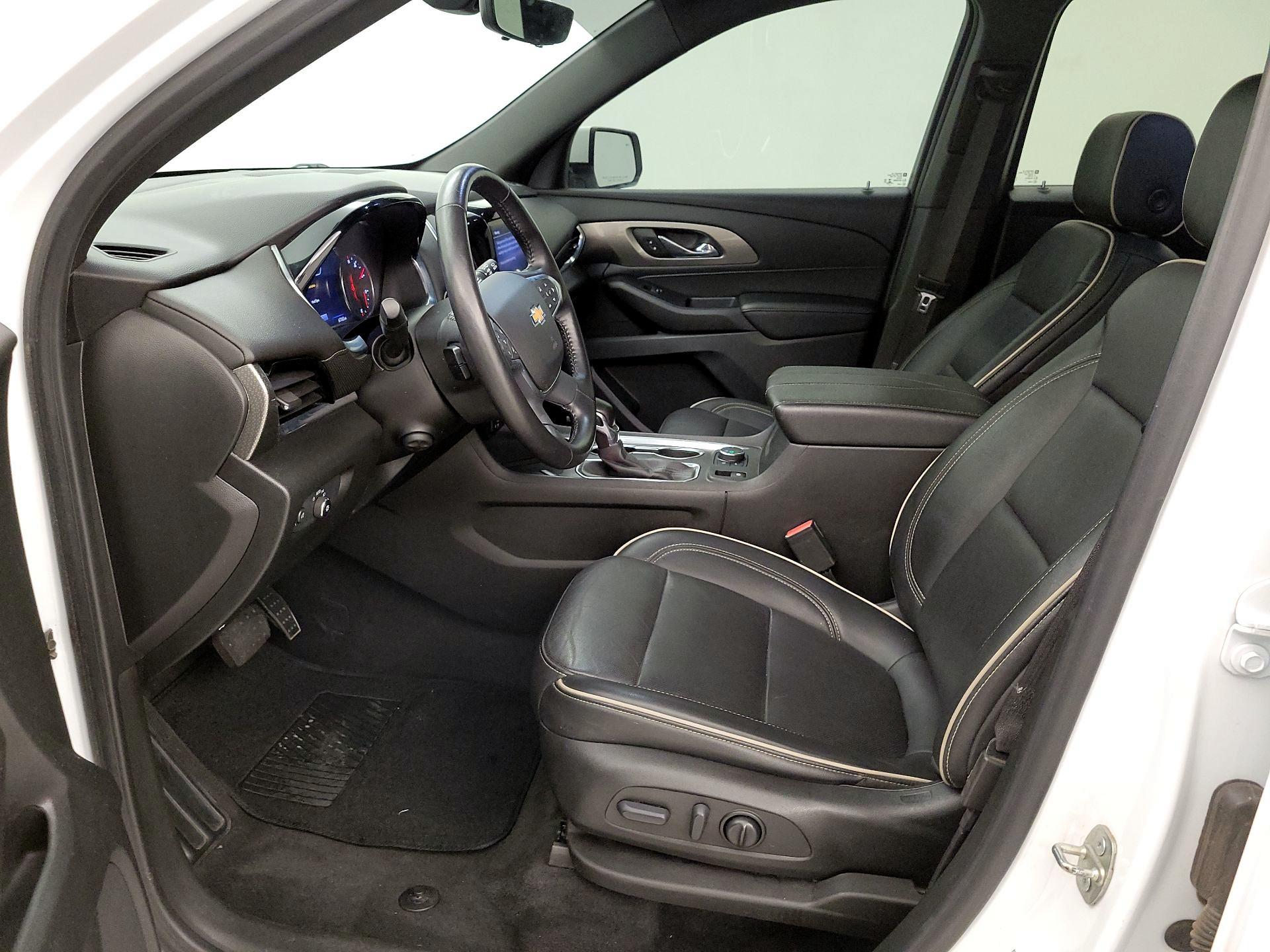 Thumbnail: 2022 Chevrolet Traverse - 11