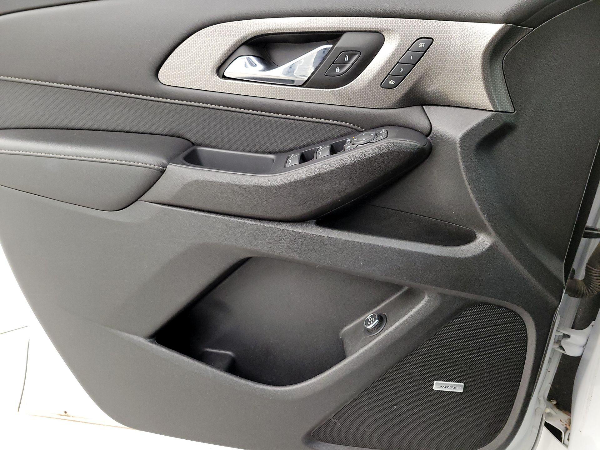 Thumbnail: 2022 Chevrolet Traverse - 12