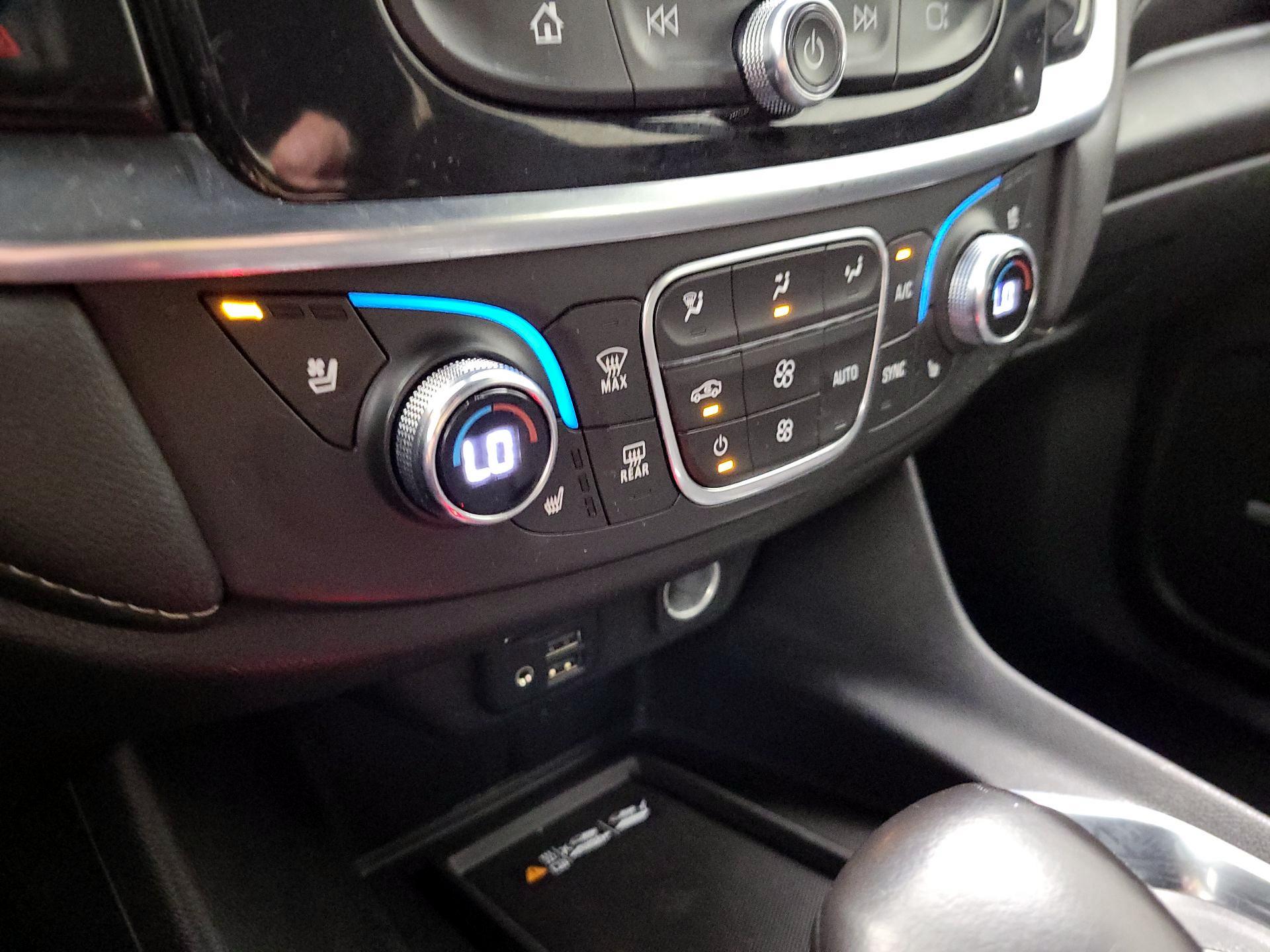 Thumbnail: 2022 Chevrolet Traverse - 14