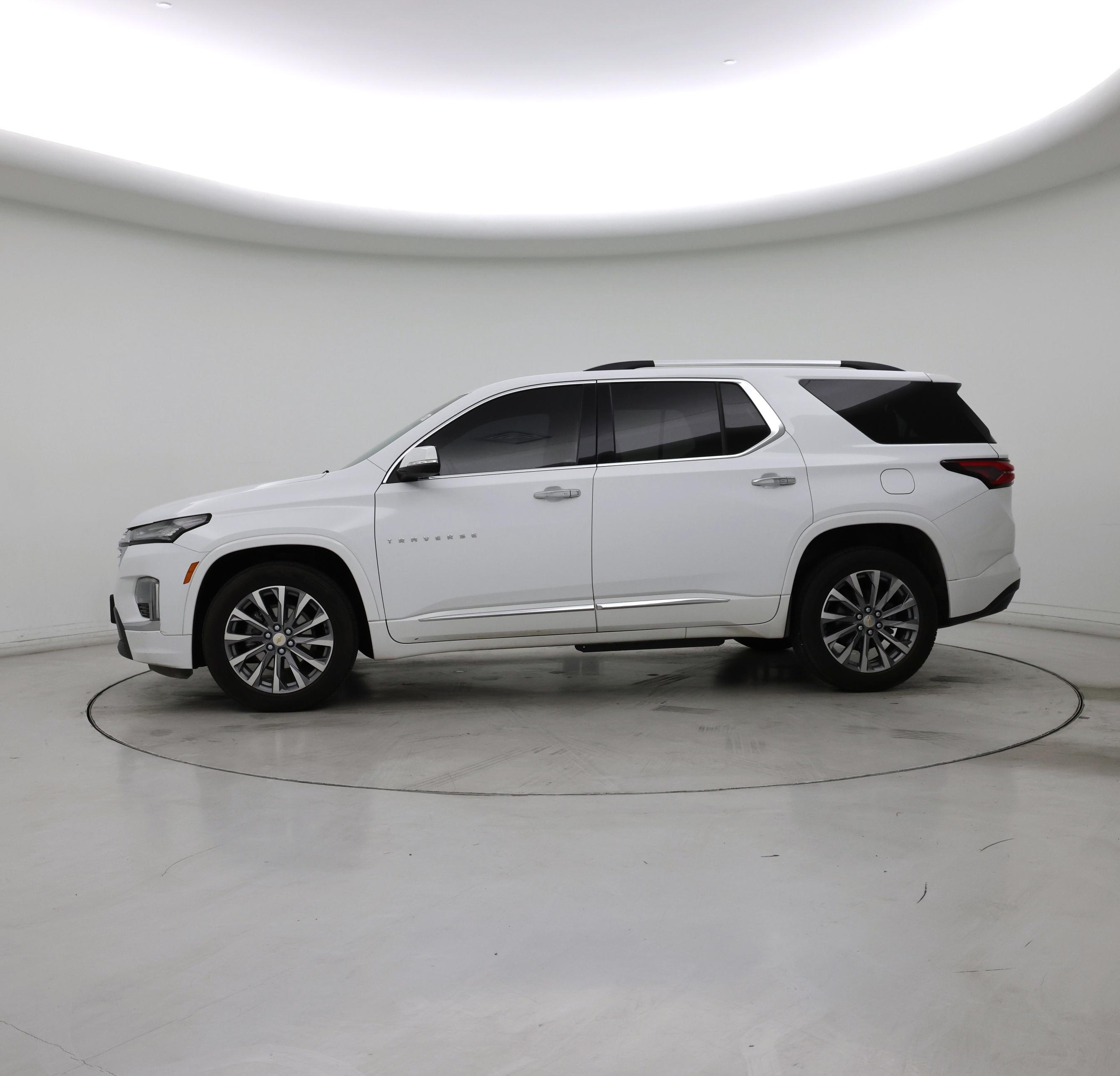 Thumbnail: 2022 Chevrolet Traverse - 3