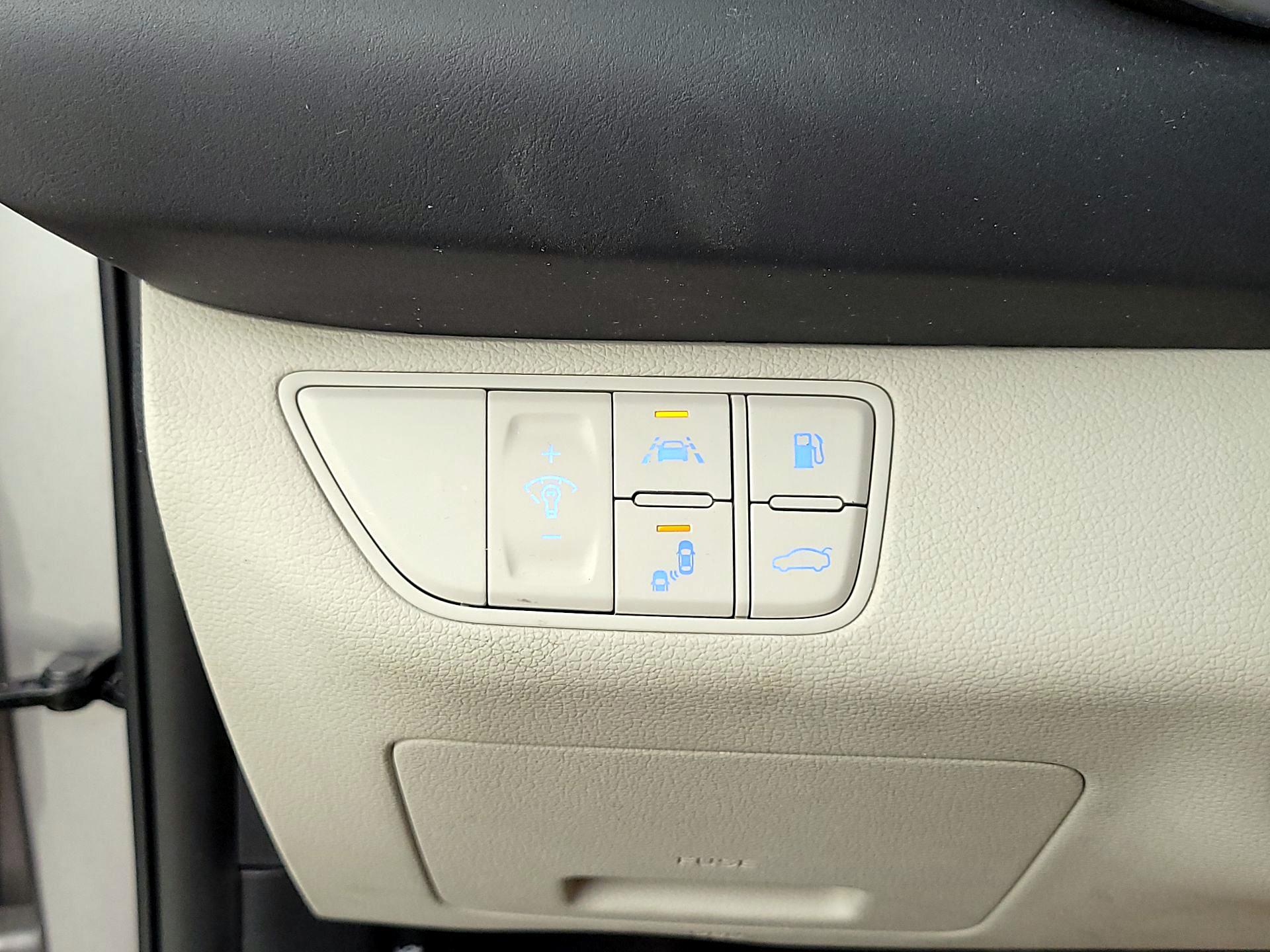 Thumbnail: 2021 Genesis G70 - 13