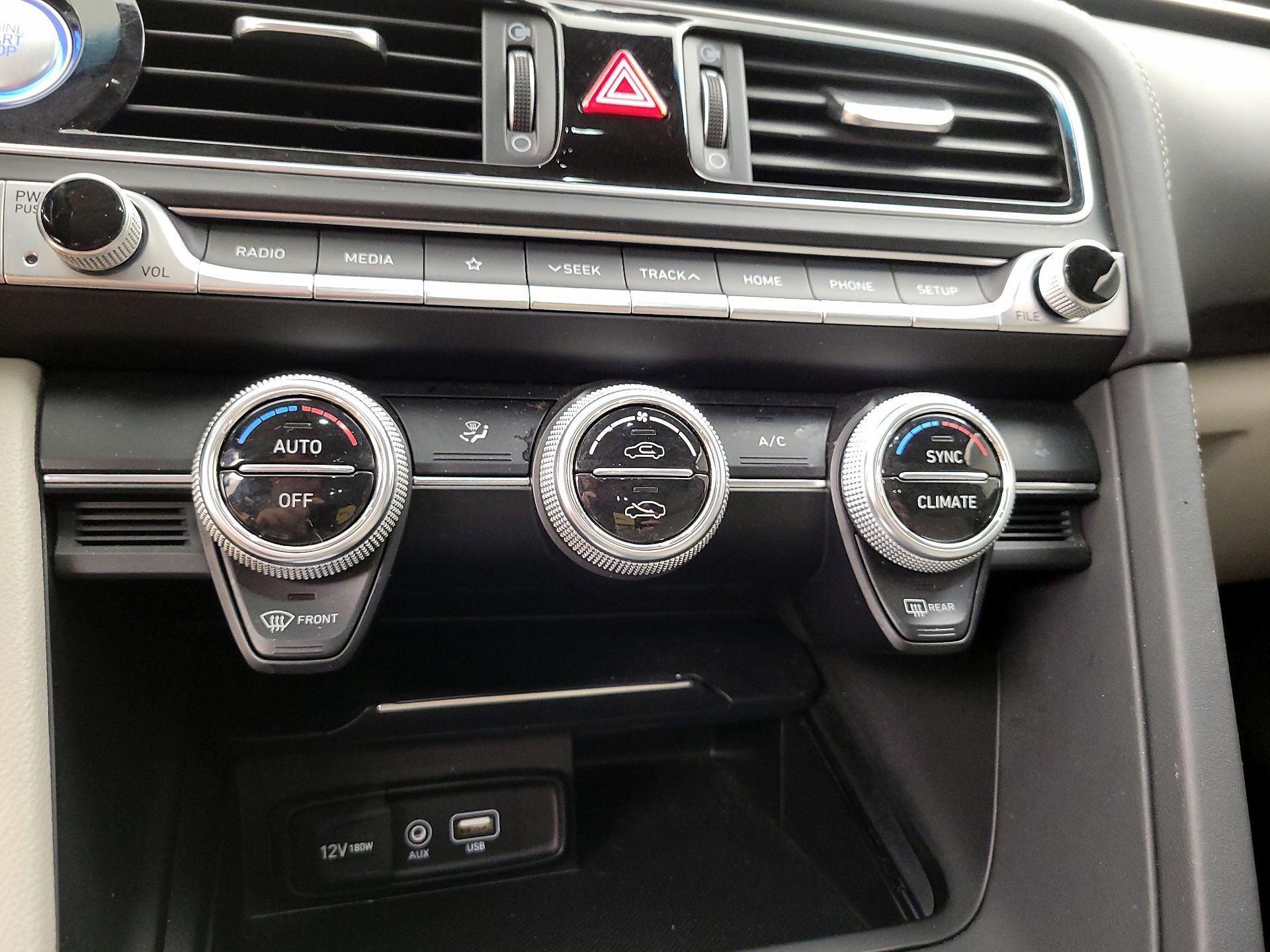 Thumbnail: 2021 Genesis G70 - 16