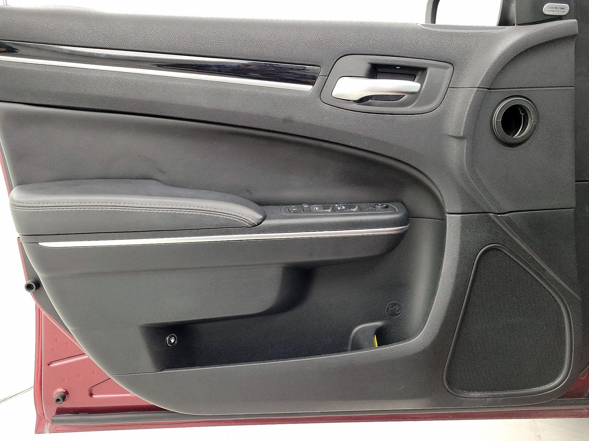 Thumbnail: 2018 Chrysler 300 - 12