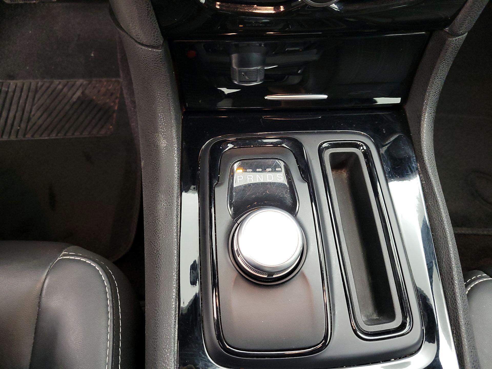 Thumbnail: 2018 Chrysler 300 - 17