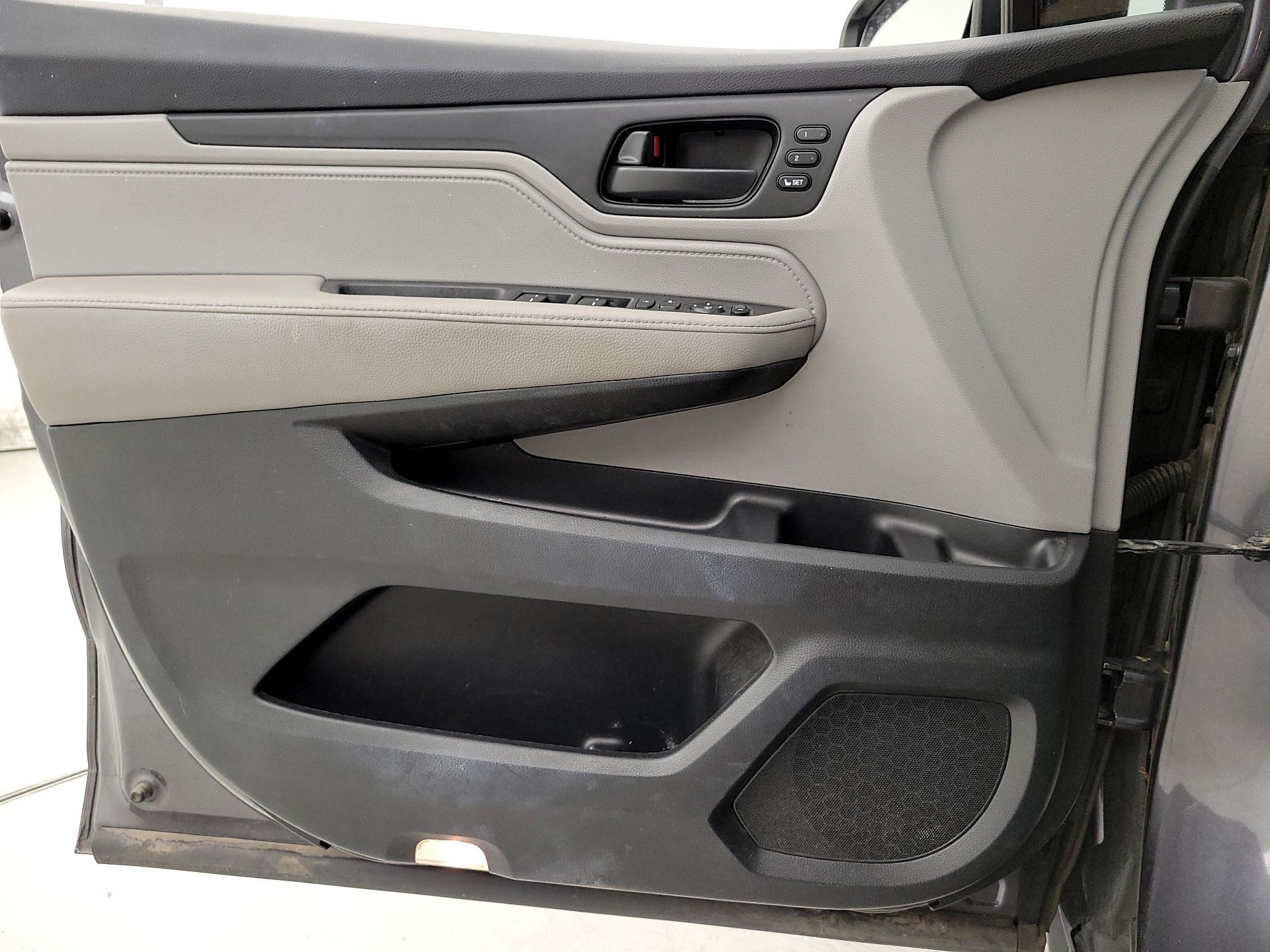 Thumbnail: 2020 Honda Odyssey - 12