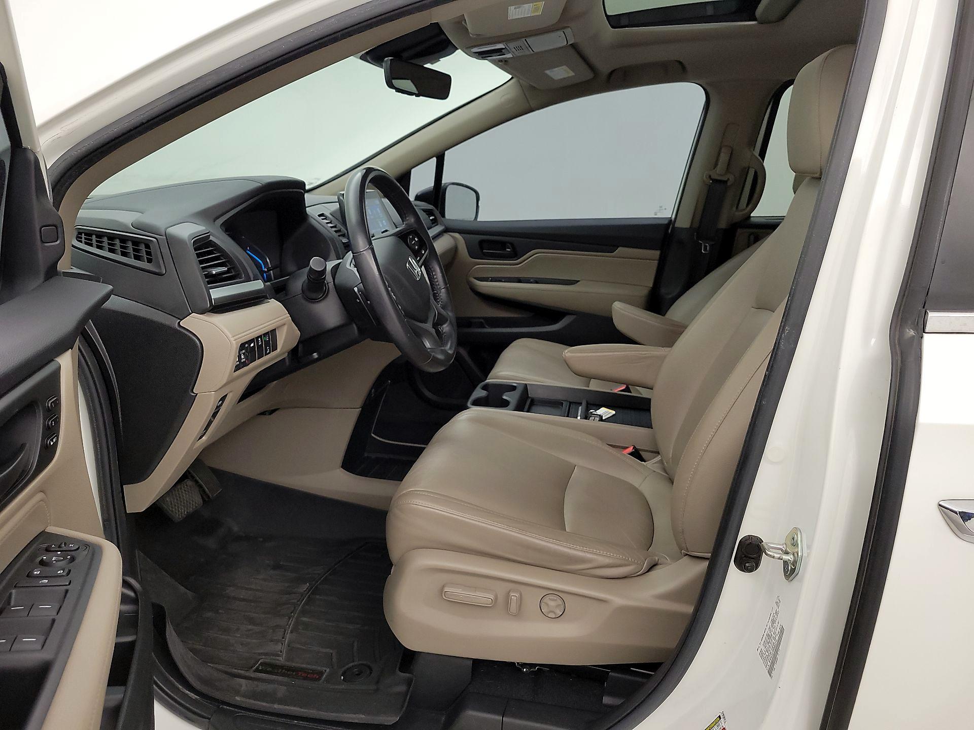 Thumbnail: 2019 Honda Odyssey - 11