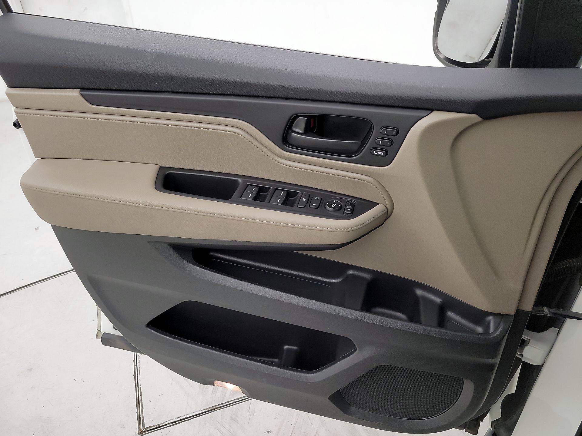 Thumbnail: 2019 Honda Odyssey - 12