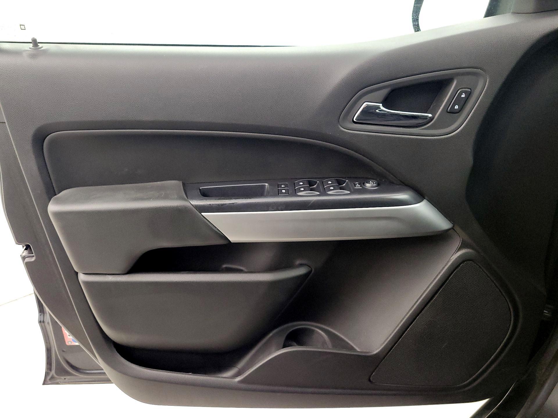 Thumbnail: 2016 Chevrolet Colorado - 12