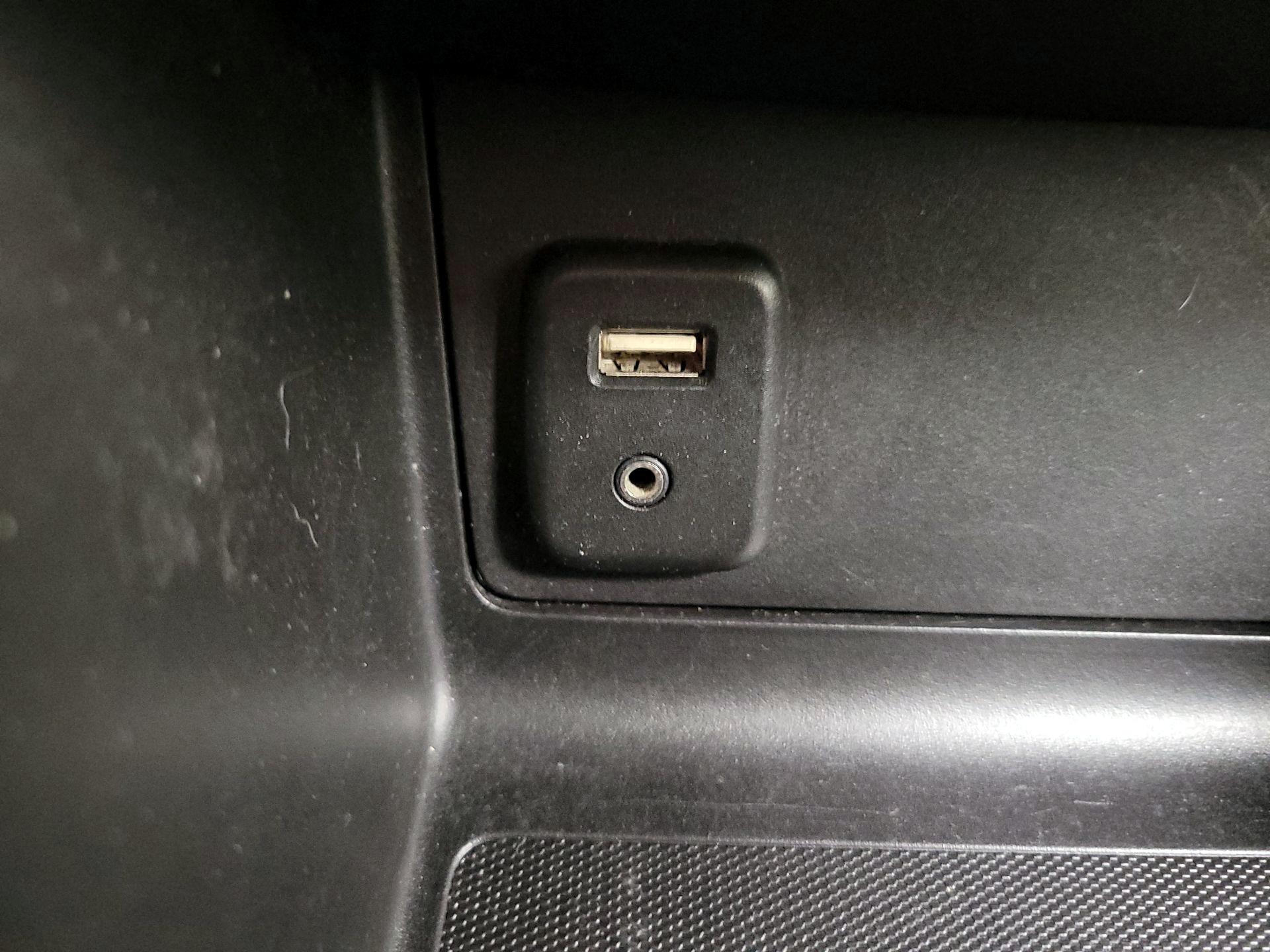 Thumbnail: 2016 Chevrolet Colorado - 18