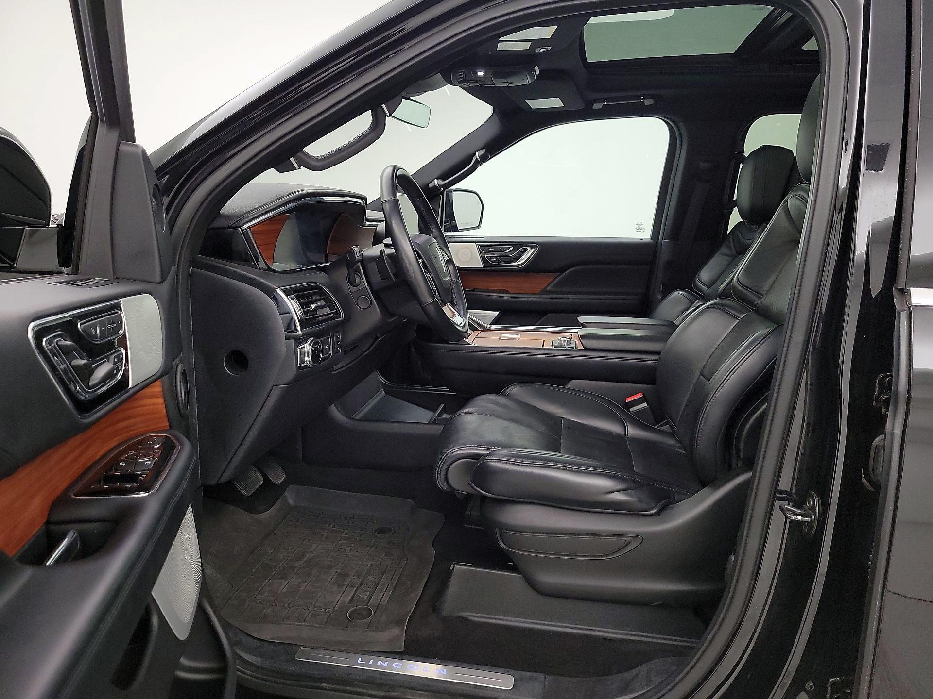 Thumbnail: 2019 Lincoln Navigator - 11