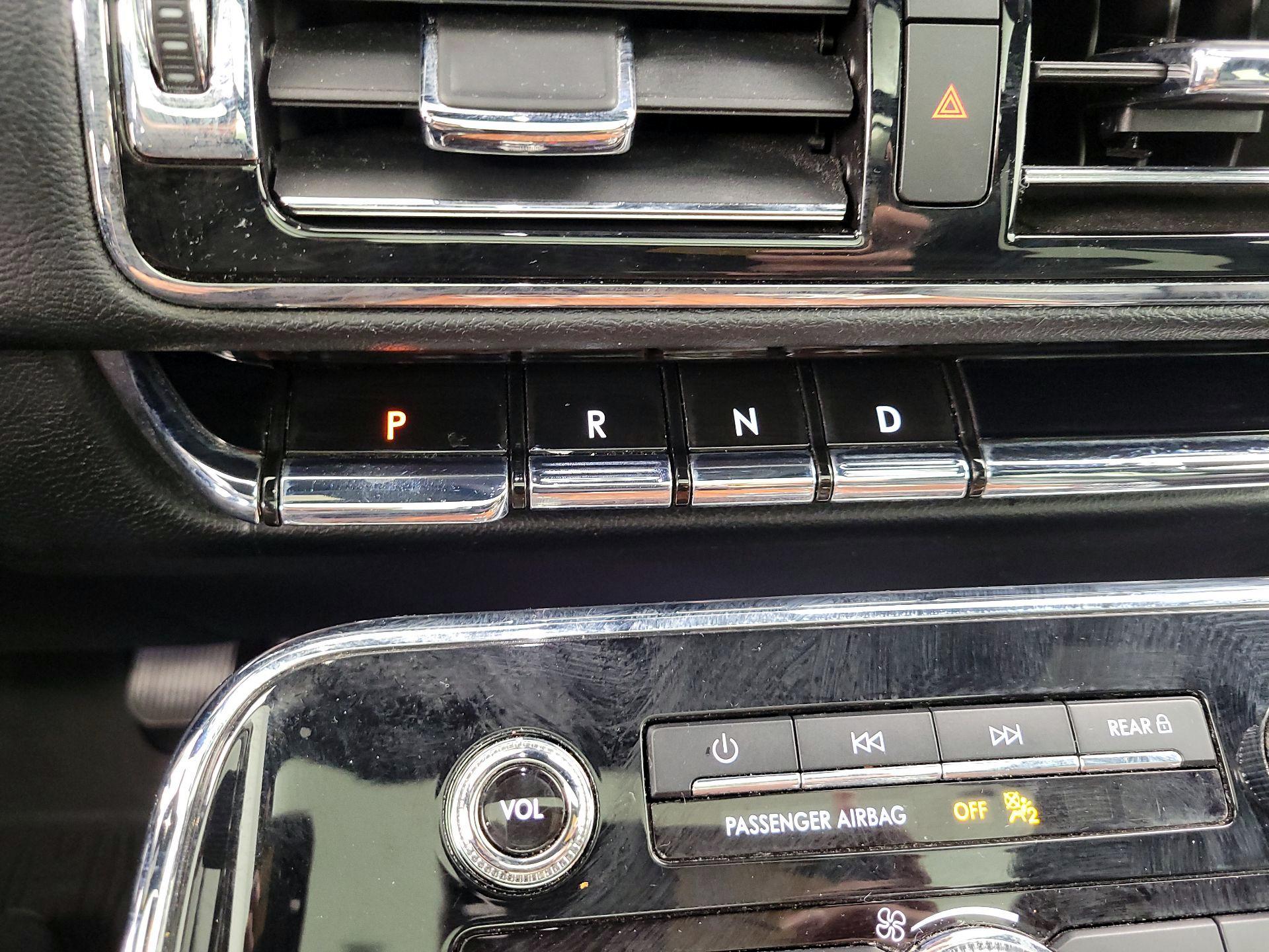 Thumbnail: 2019 Lincoln Navigator - 18