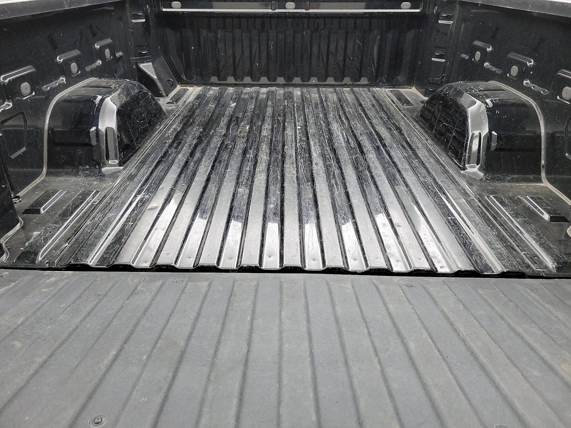 Thumbnail: 2020 Chevrolet Silverado 1500 - 16