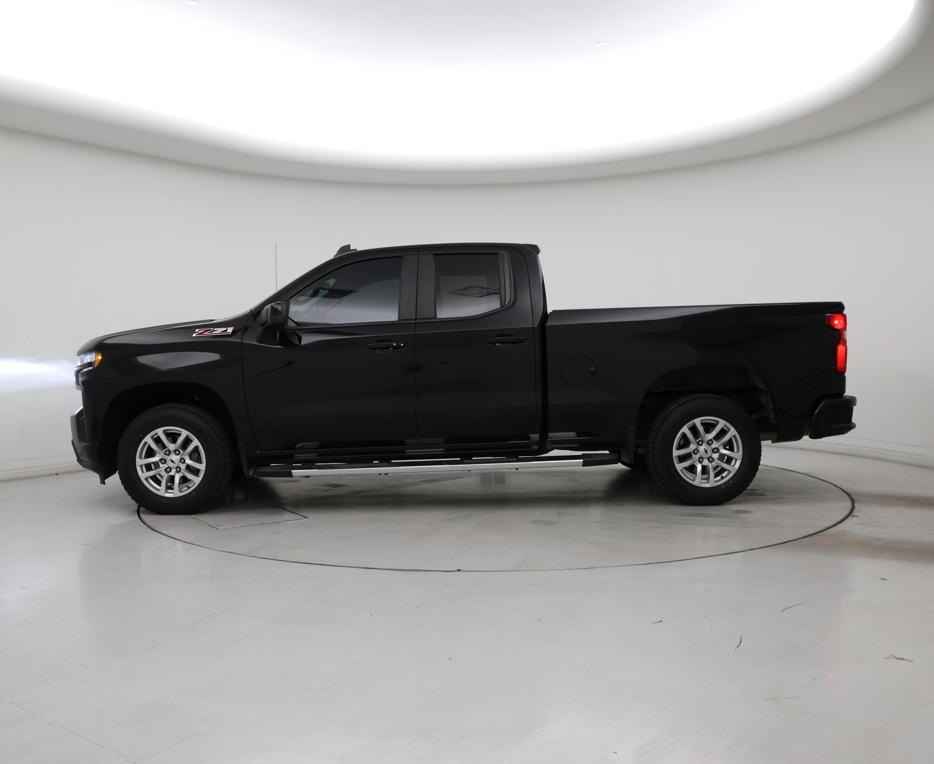 Thumbnail: 2020 Chevrolet Silverado 1500 - 3