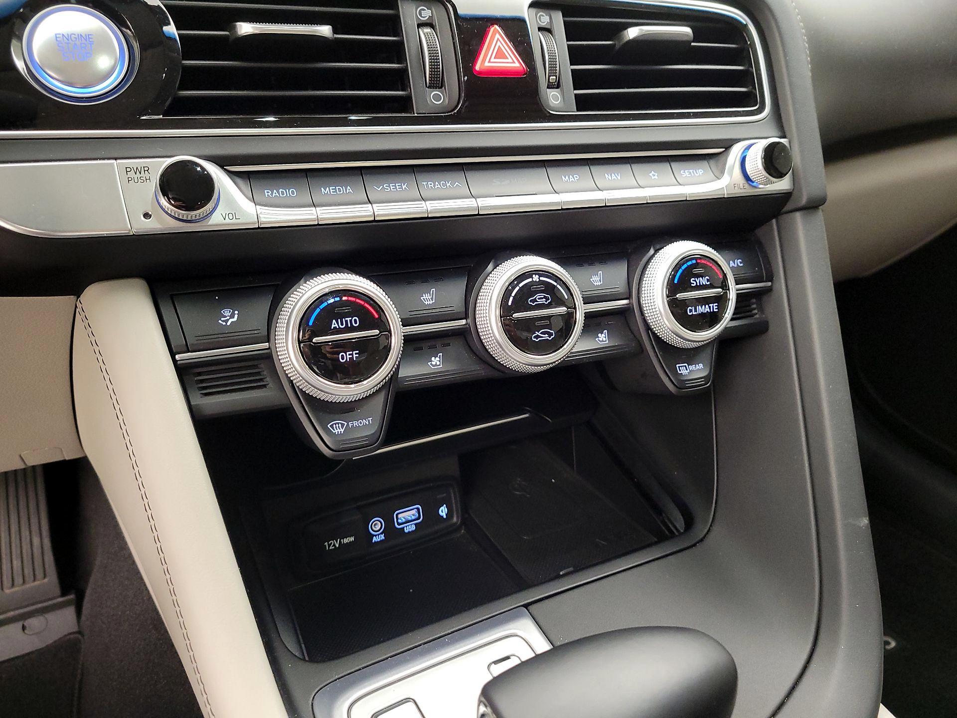 Thumbnail: 2019 Genesis G70 - 17