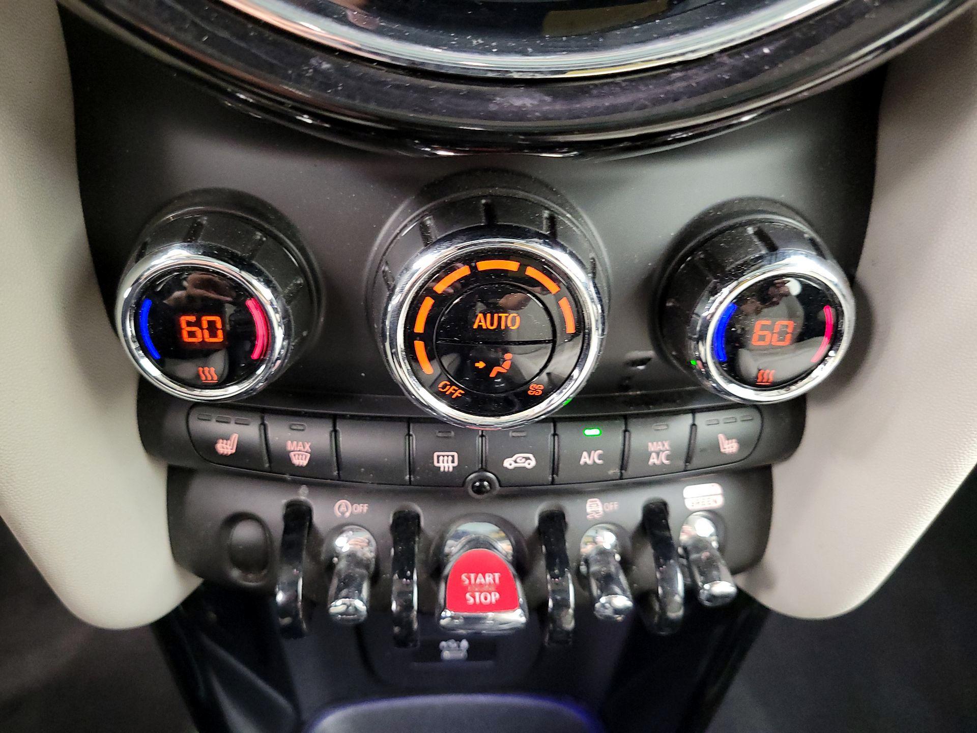 Thumbnail: 2022 MINI Cooper Hardtop - 17