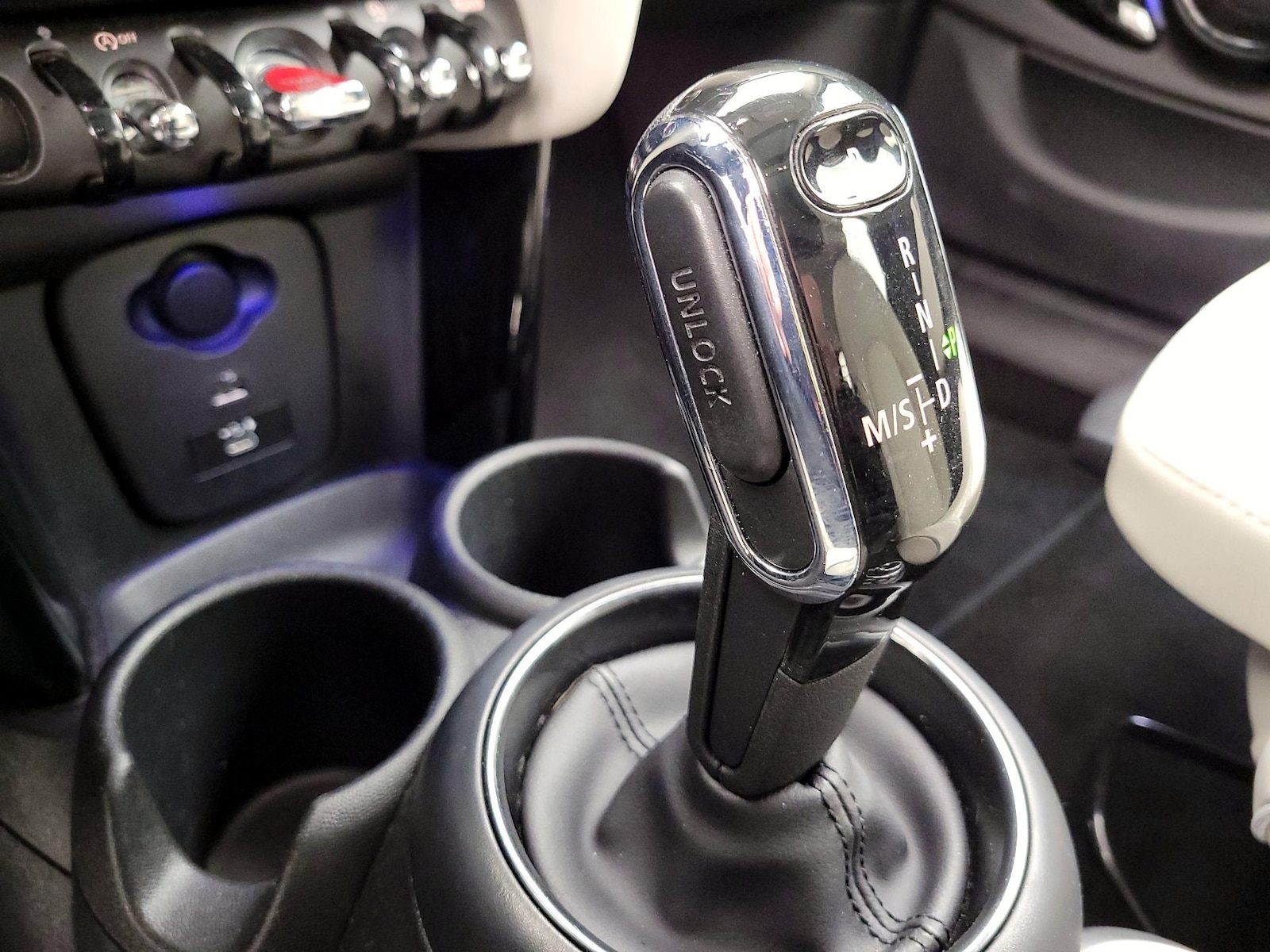 2022 MINI Hardtop 4 Door S - Photo 19