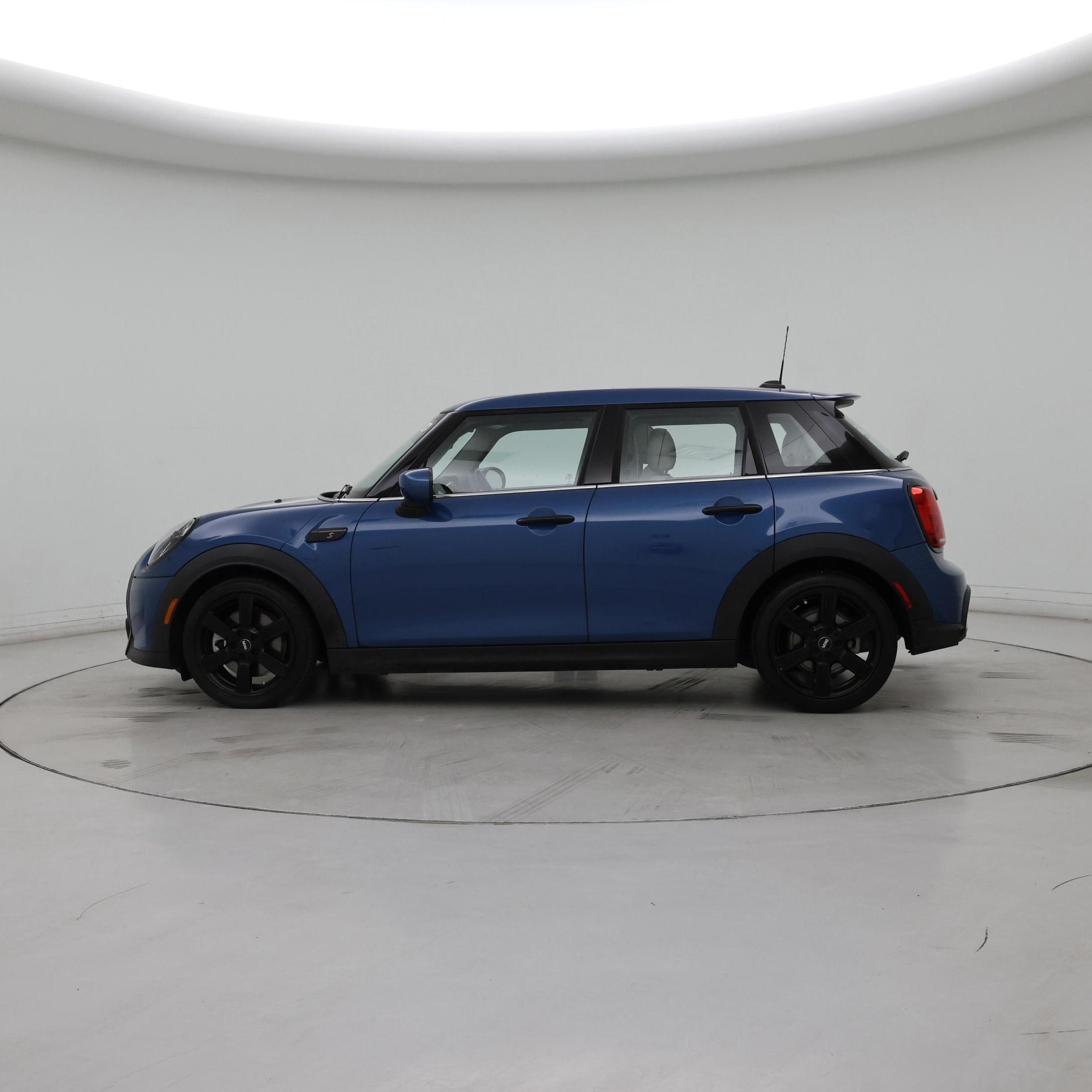 Thumbnail: 2022 MINI Cooper Hardtop - 3