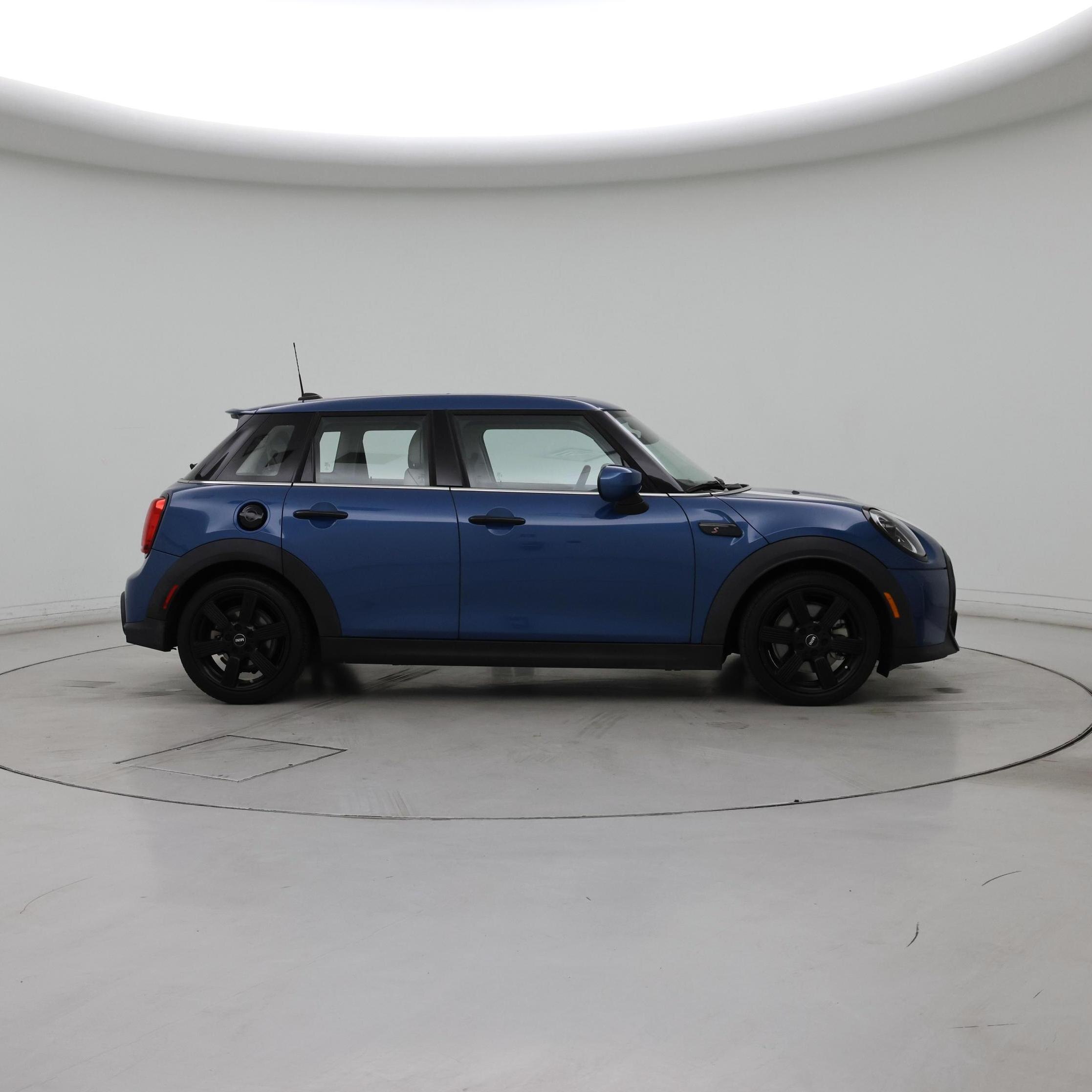 Thumbnail: 2022 MINI Cooper Hardtop - 7