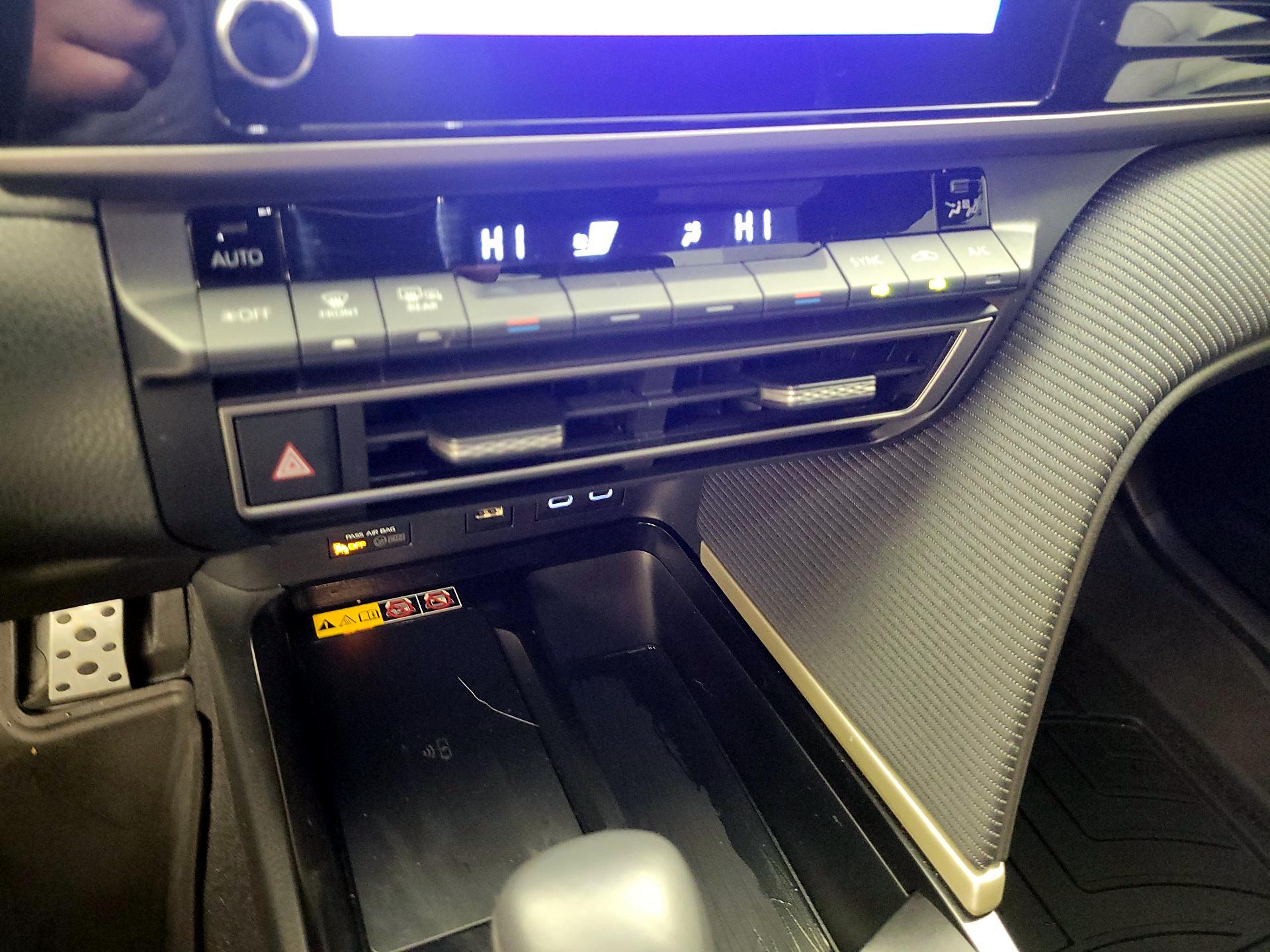 Thumbnail: 2025 Toyota Camry - 14