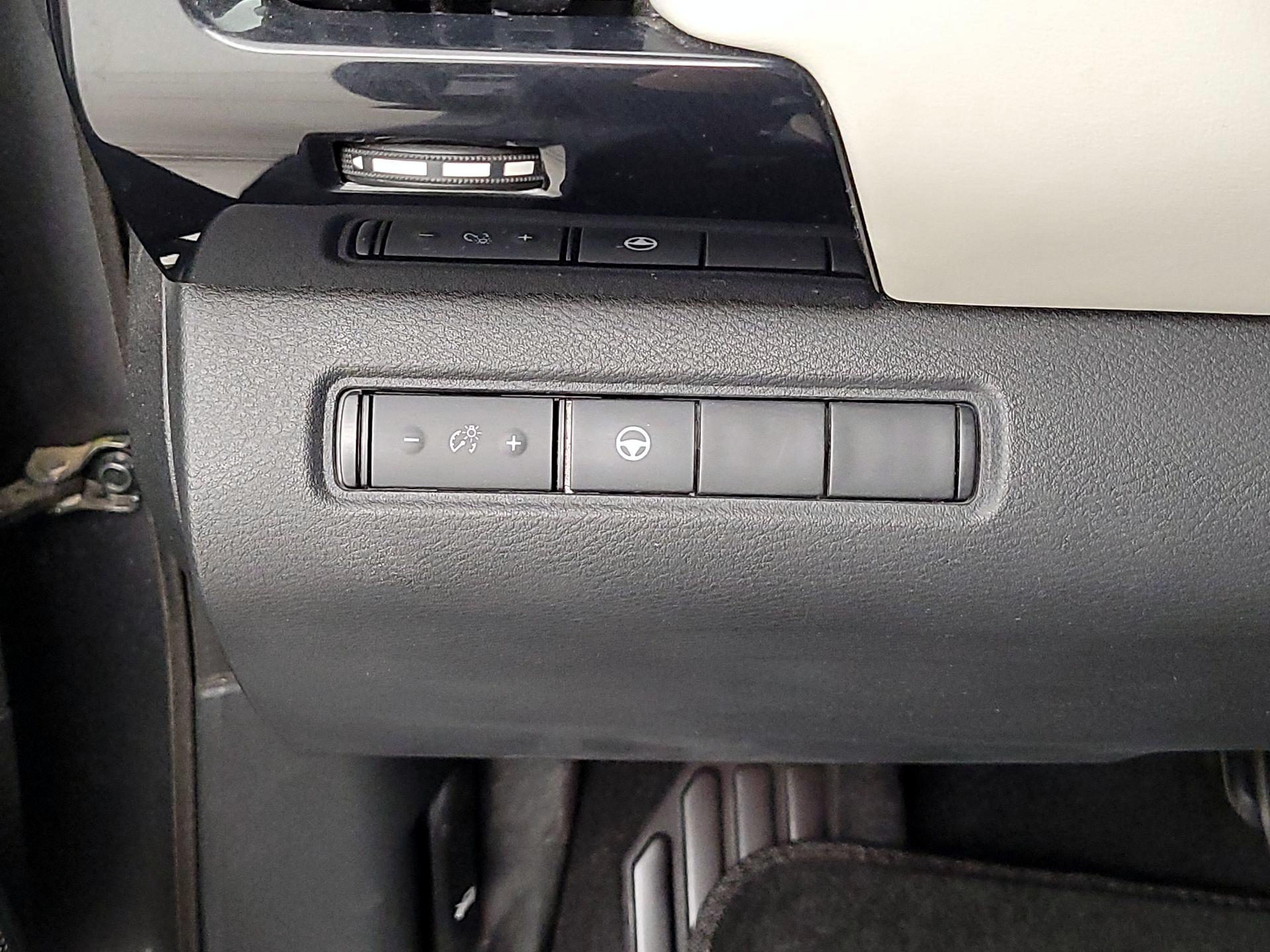 Thumbnail: 2022 Nissan Pathfinder - 13