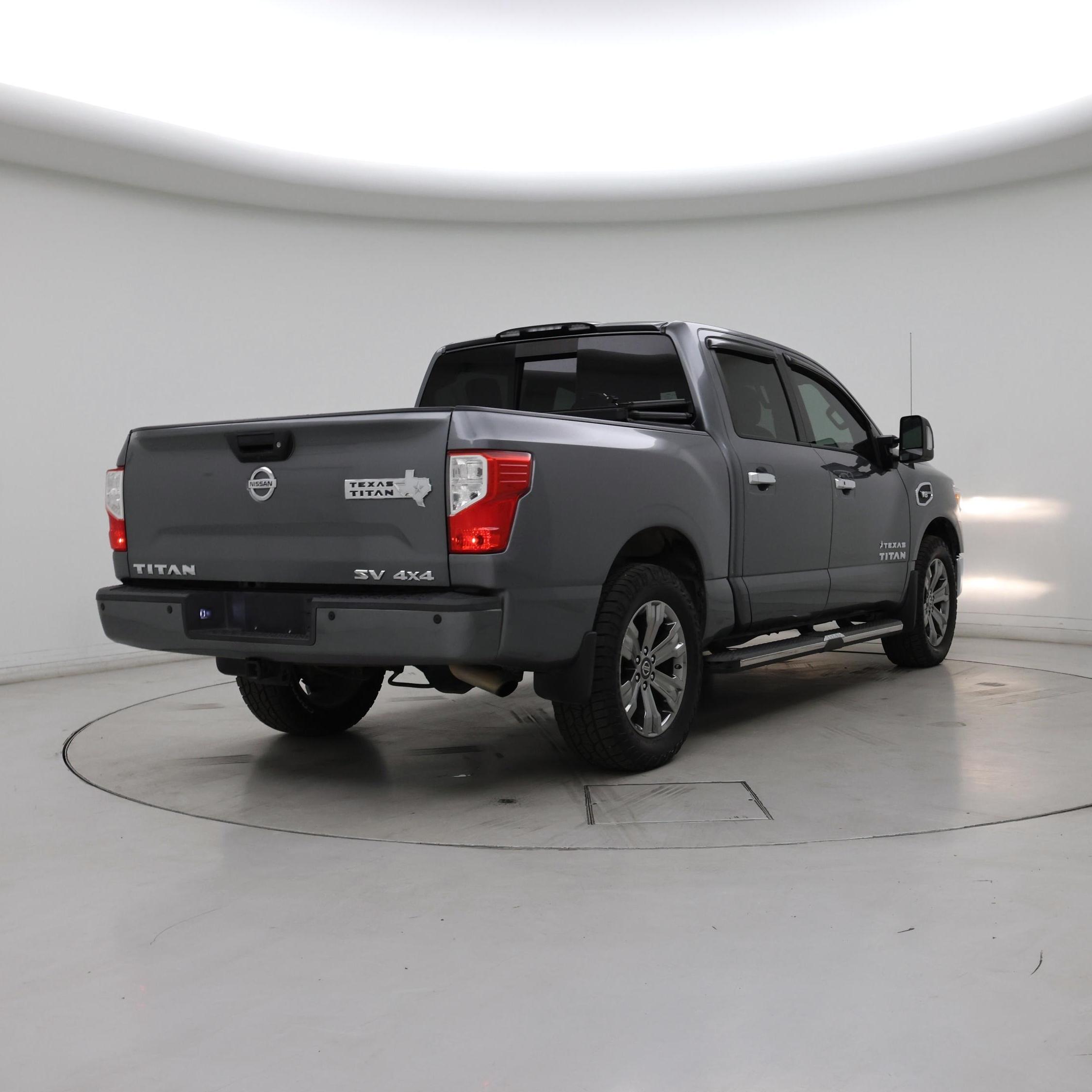 Thumbnail: 2017 Nissan Titan - 8