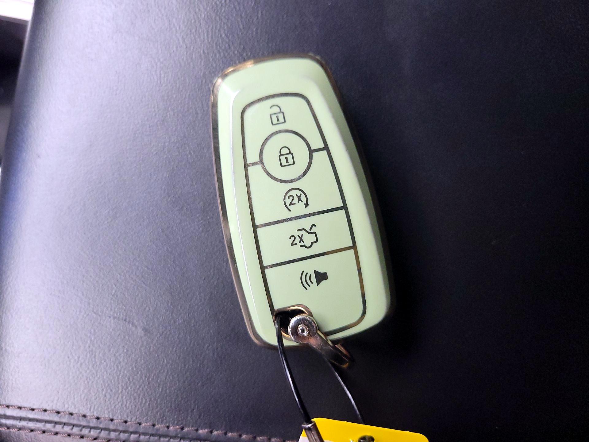 Thumbnail: 2020 Ford Explorer - 18