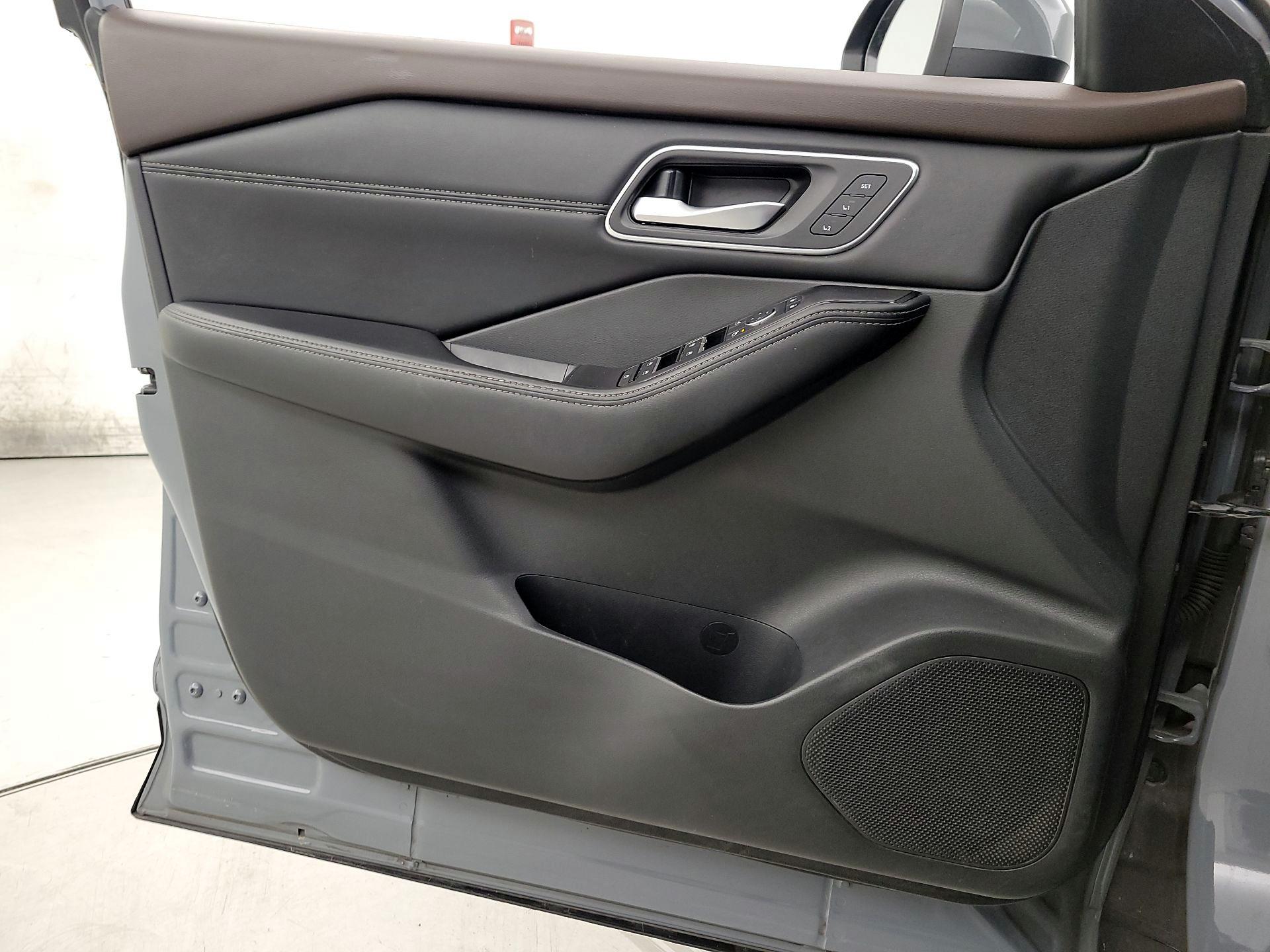 Thumbnail: 2021 Nissan Rogue - 12