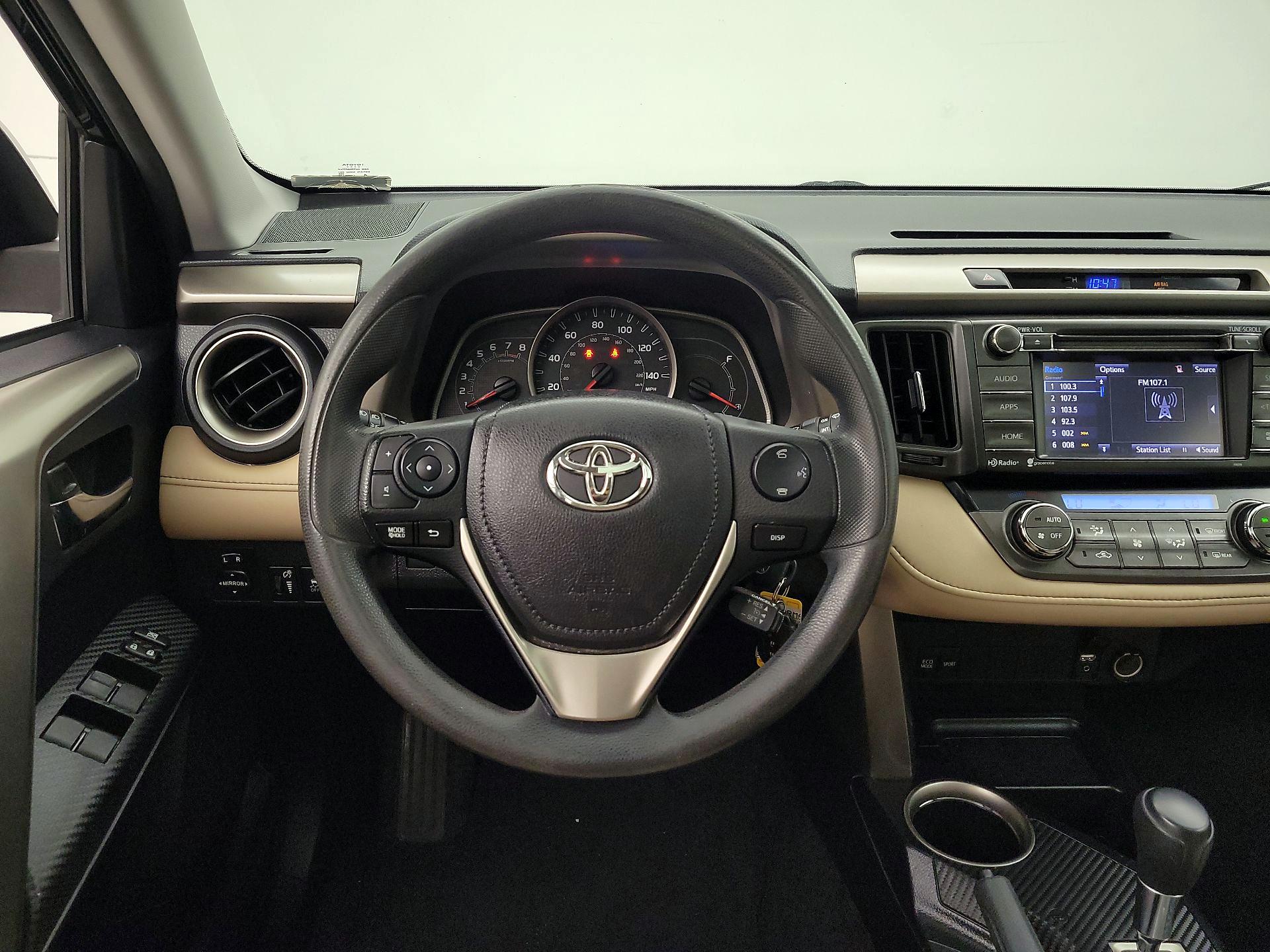 Thumbnail: 2015 Toyota RAV4 - 10