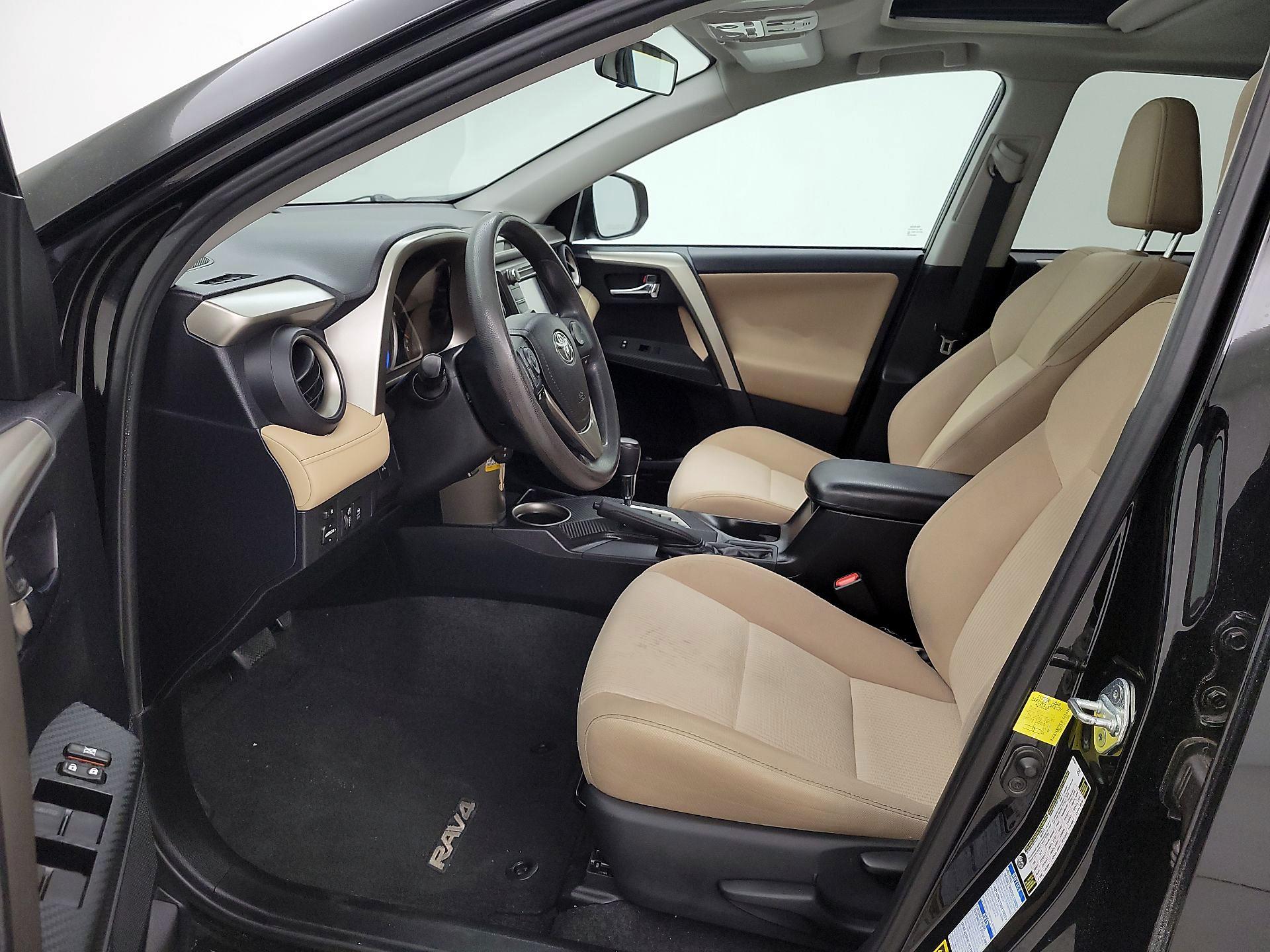 Thumbnail: 2015 Toyota RAV4 - 11