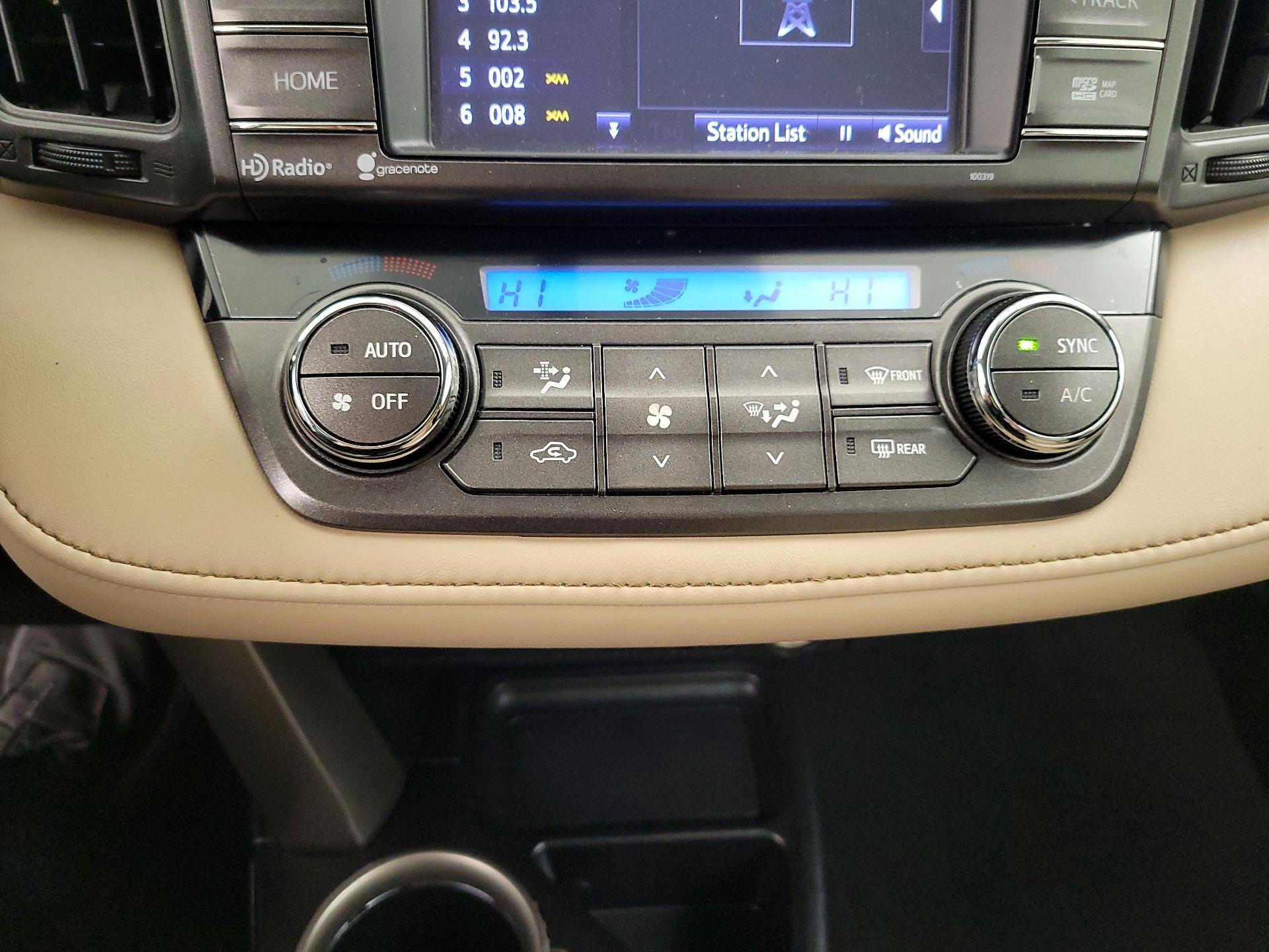 Thumbnail: 2015 Toyota RAV4 - 16