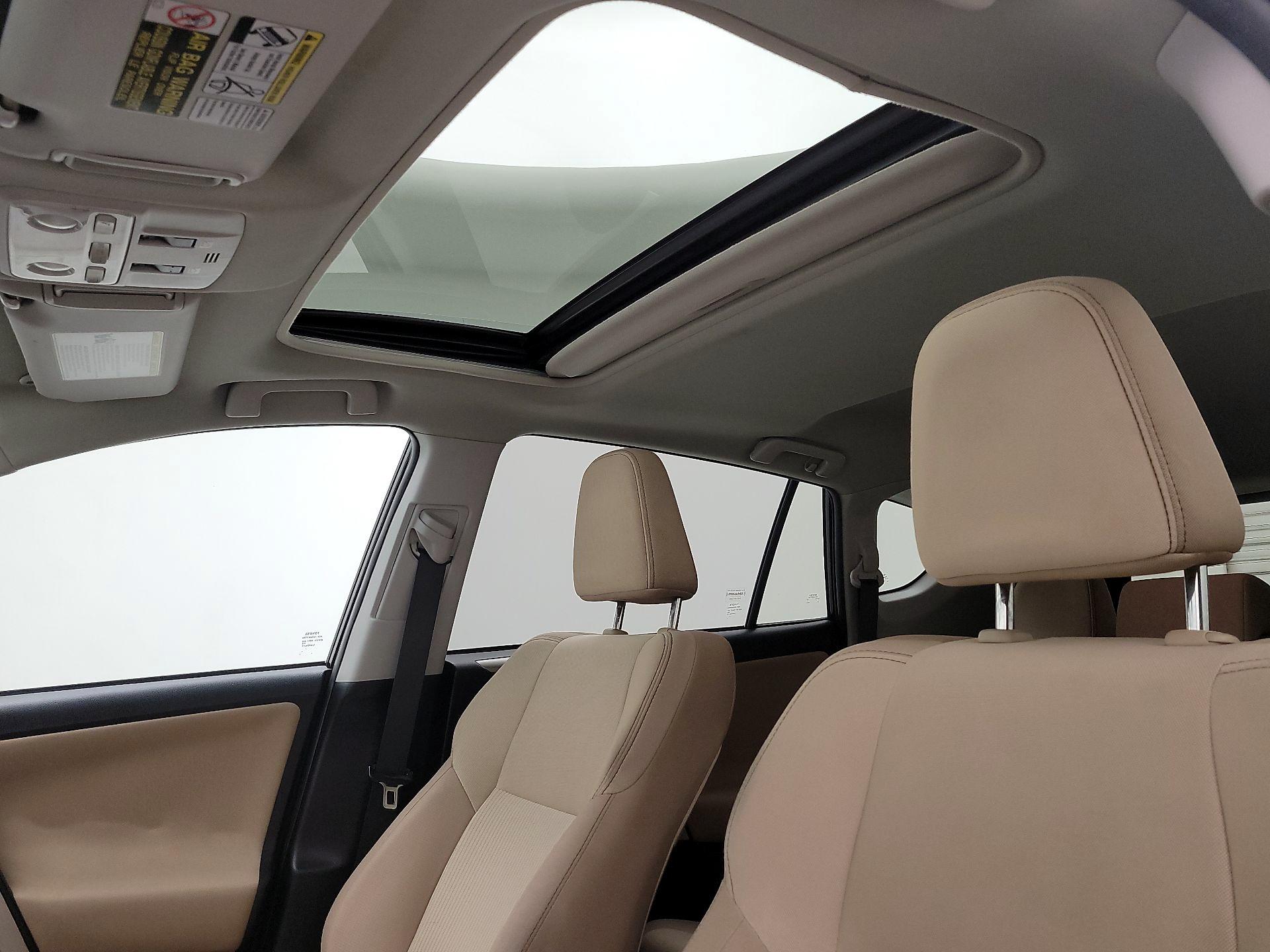 Thumbnail: 2015 Toyota RAV4 - 19