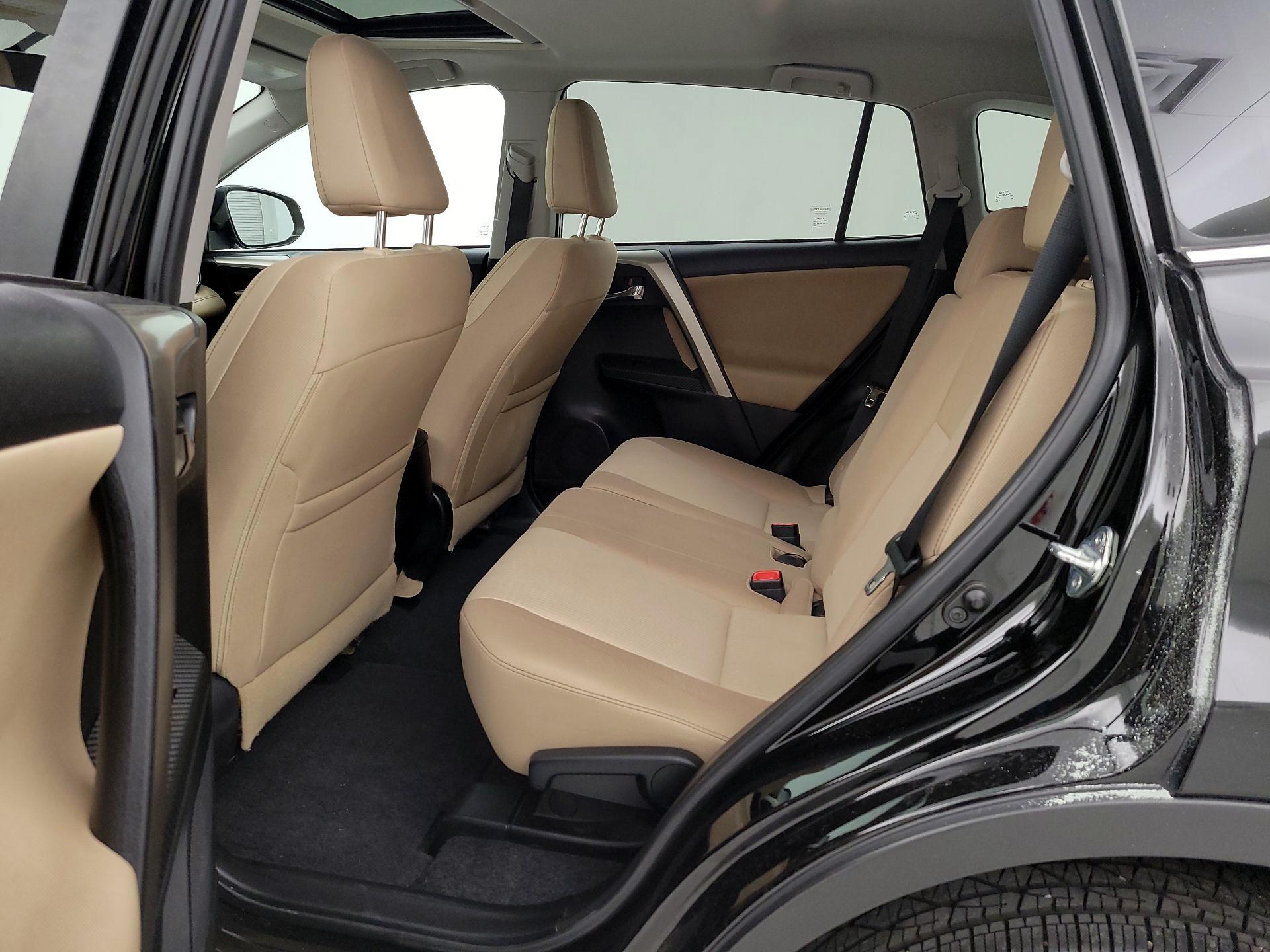 Thumbnail: 2015 Toyota RAV4 - 20