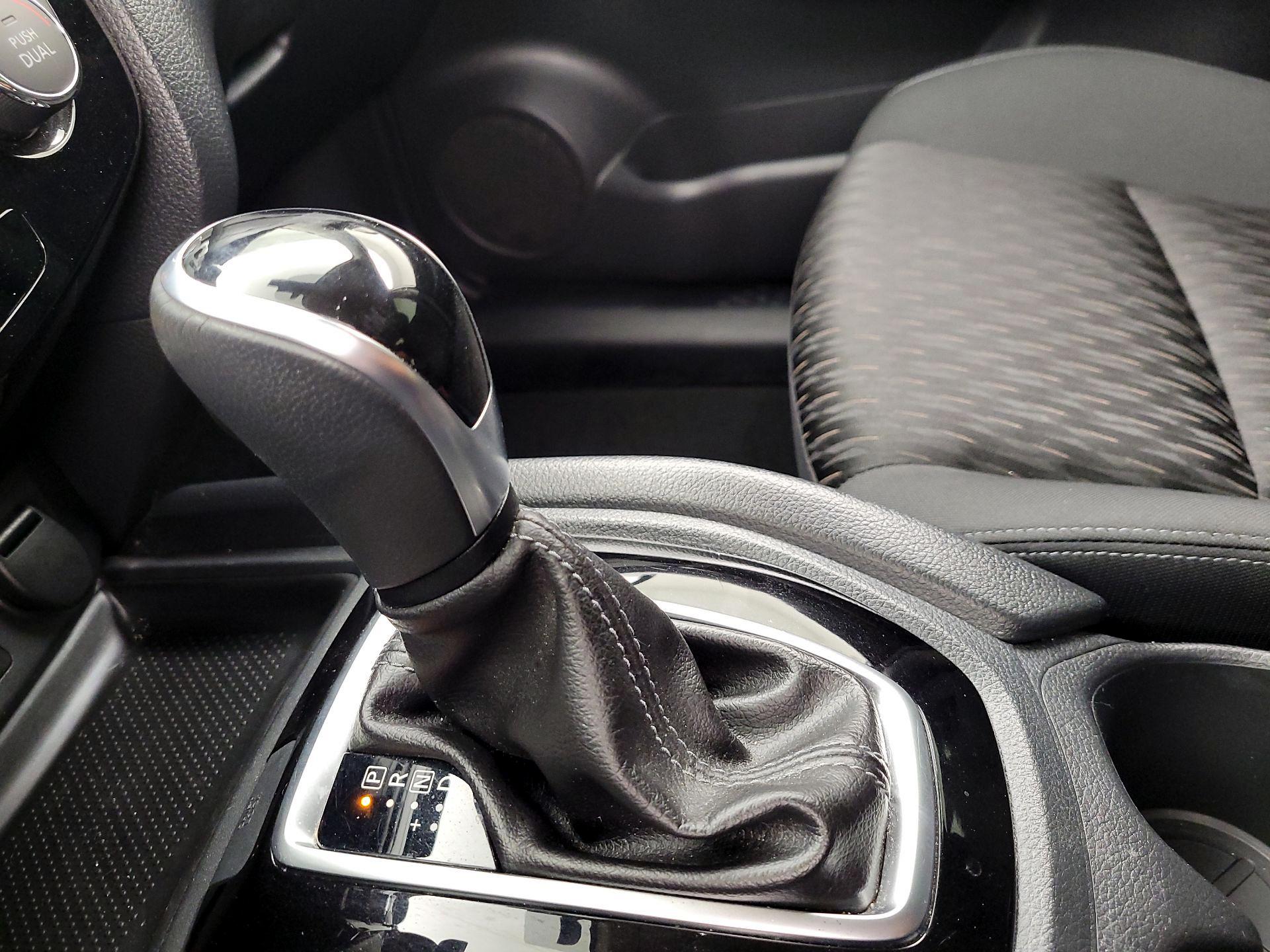 Thumbnail: 2020 Nissan Rogue - 17