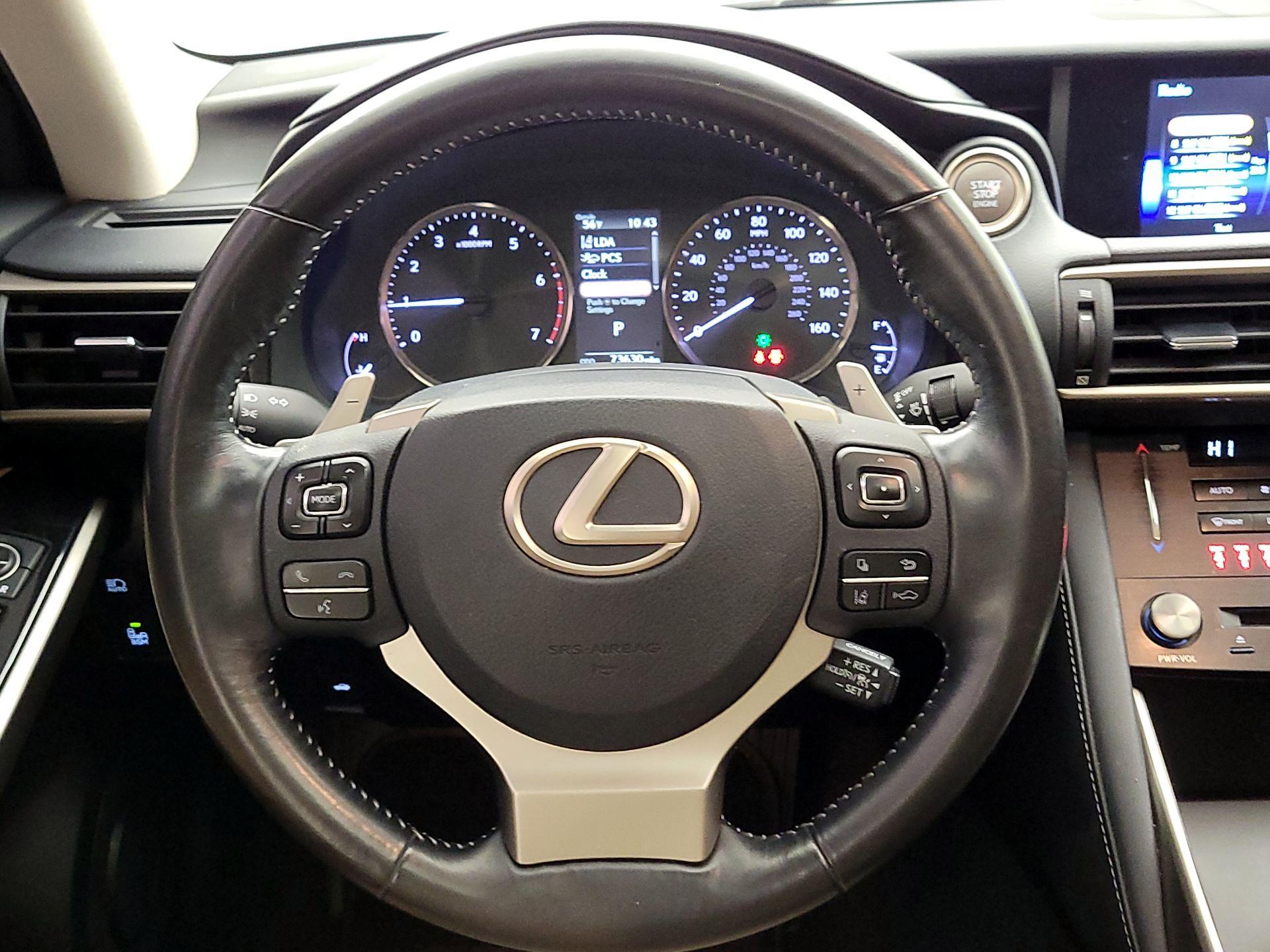 Thumbnail: 2018 Lexus IS - 10