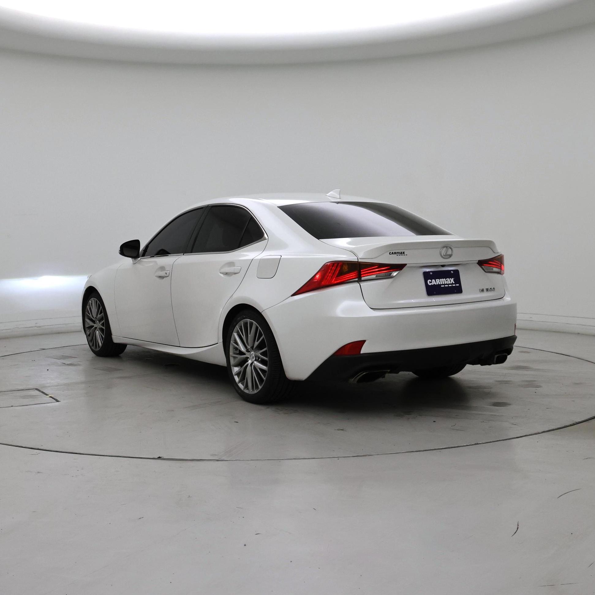 Thumbnail: 2018 Lexus IS - 2