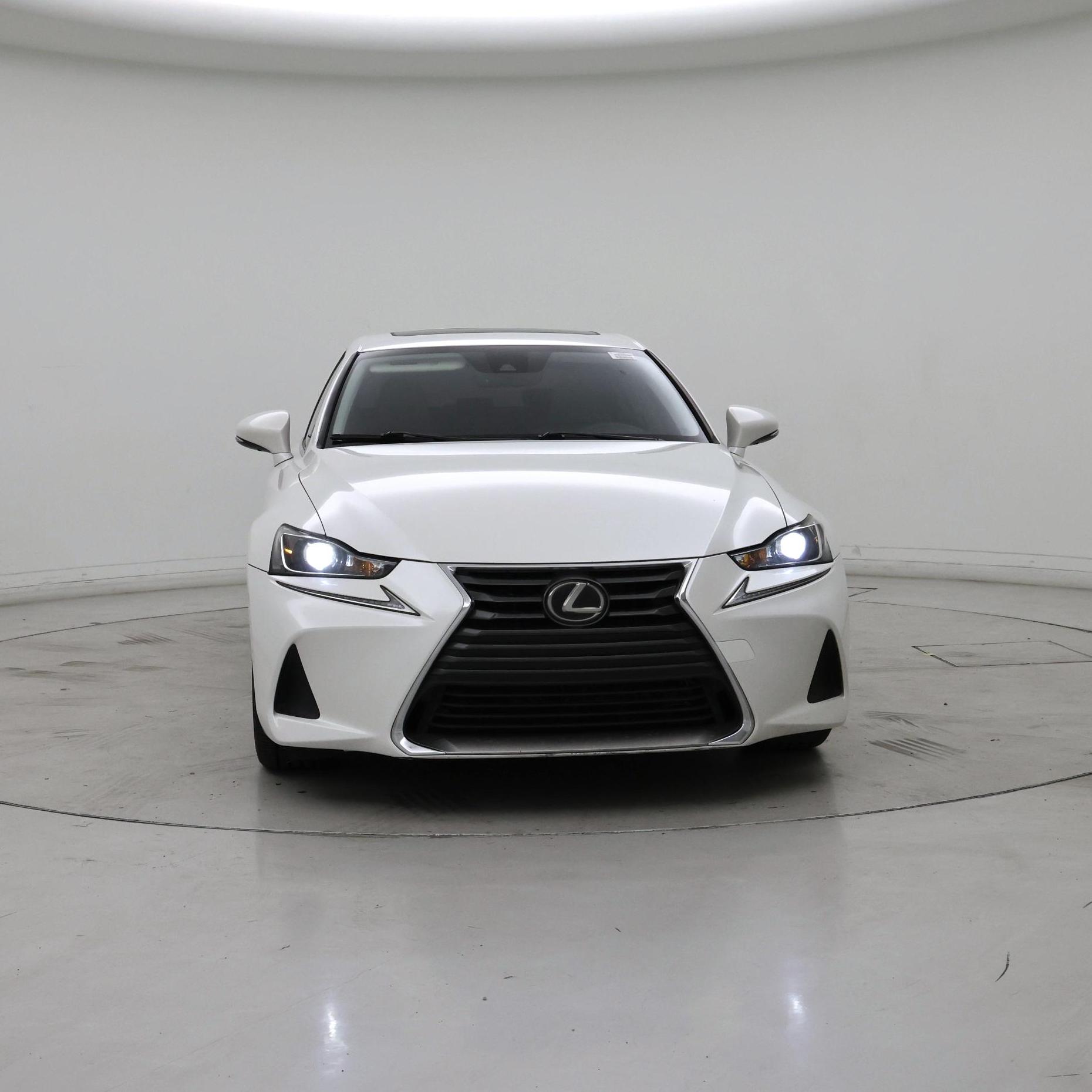 Thumbnail: 2018 Lexus IS - 5
