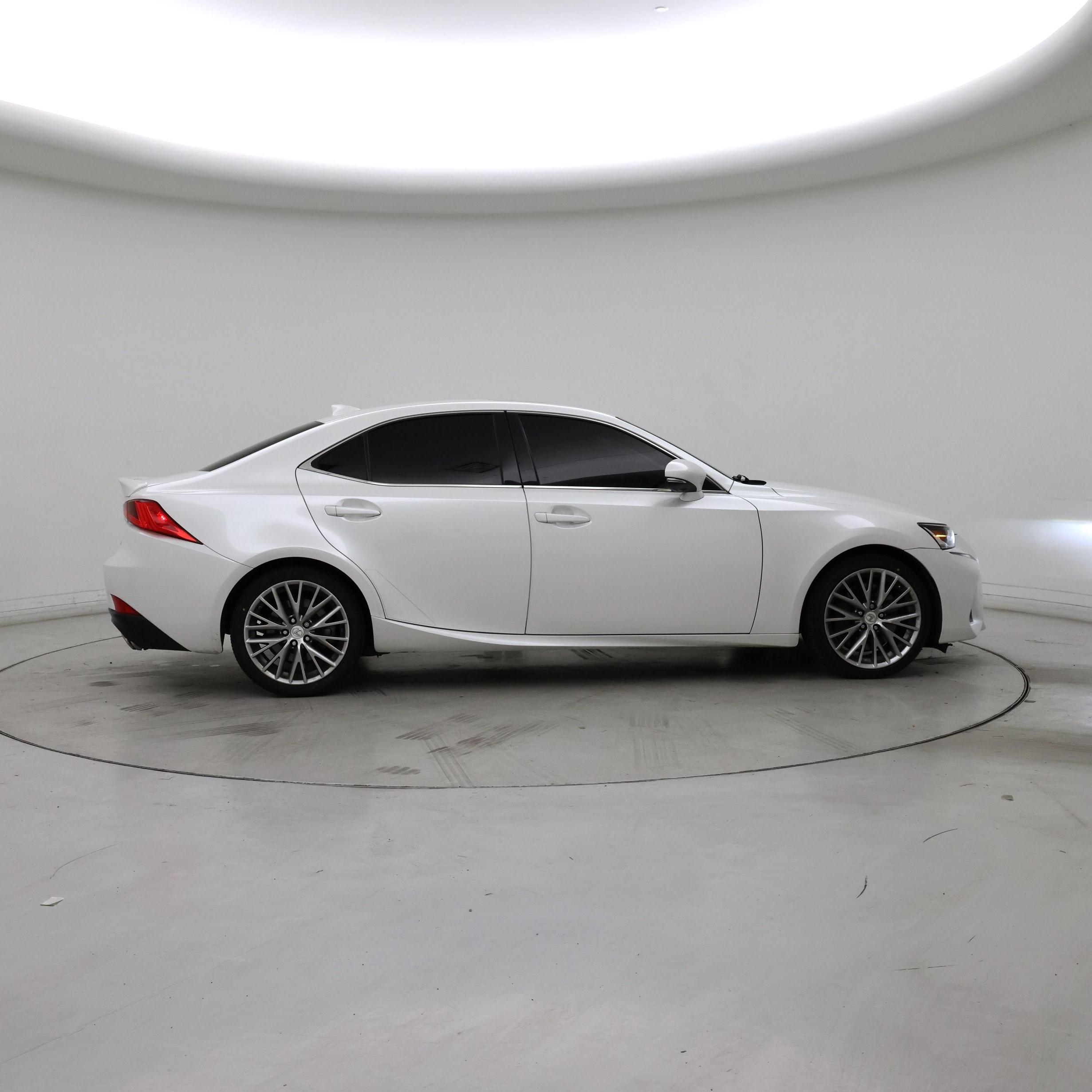 Thumbnail: 2018 Lexus IS - 7