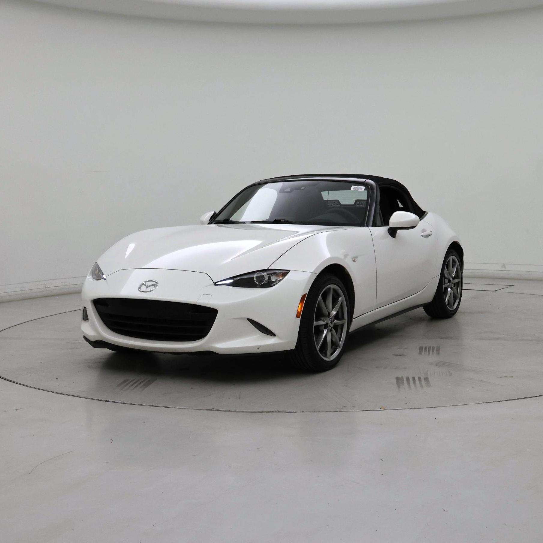 Thumbnail: 2022 Mazda MX-5 Miata - 4